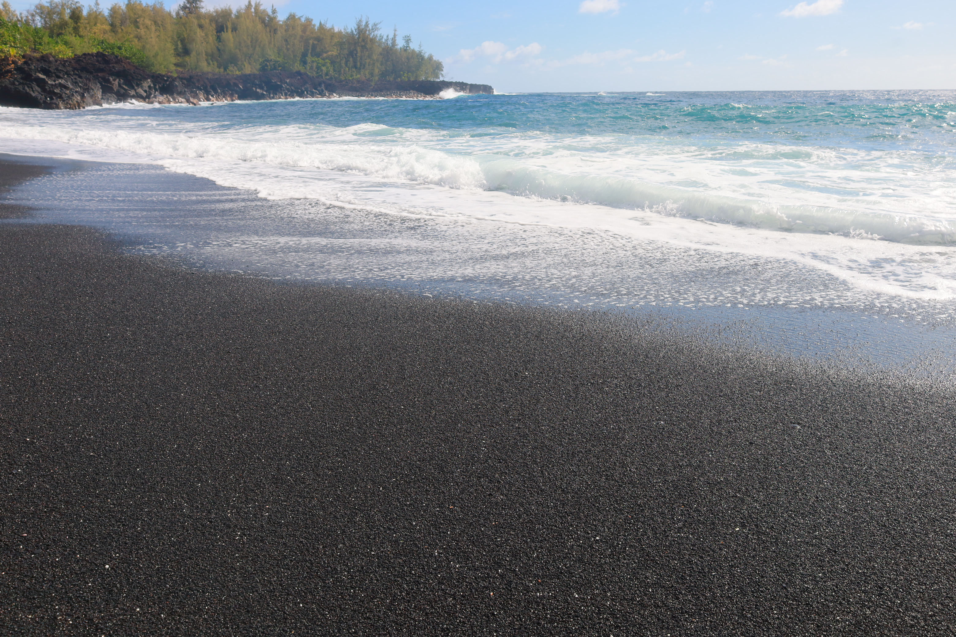 Black Sand Beach Bungalow +Swim Spa