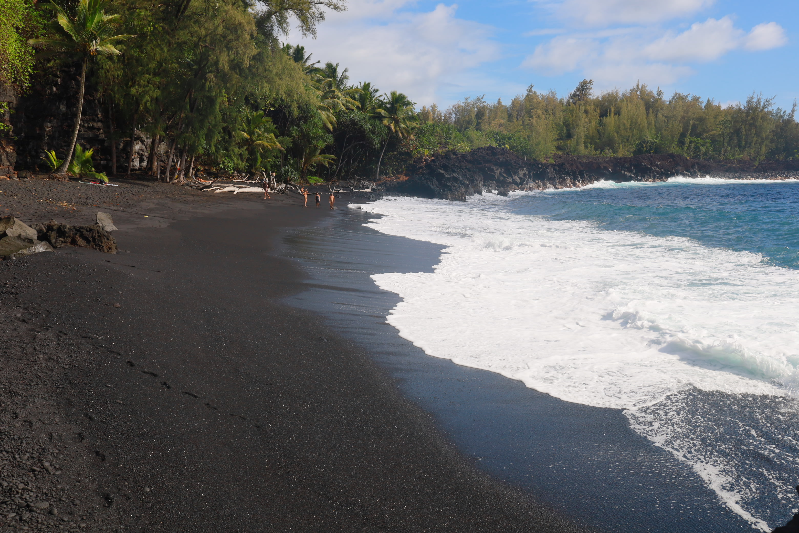 Black Sand Beach Bungalow +Swim Spa
