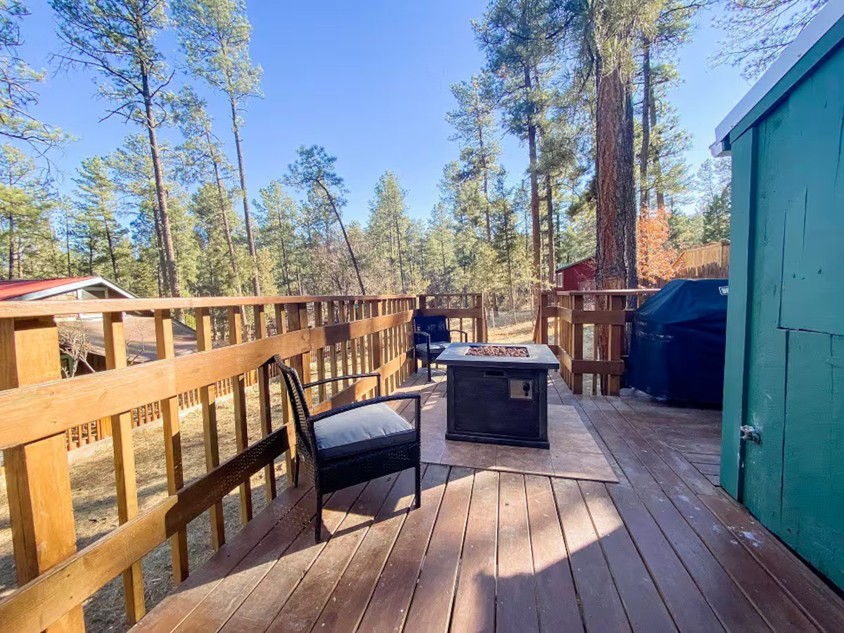 Renovated 1950s Cabin with hot tub