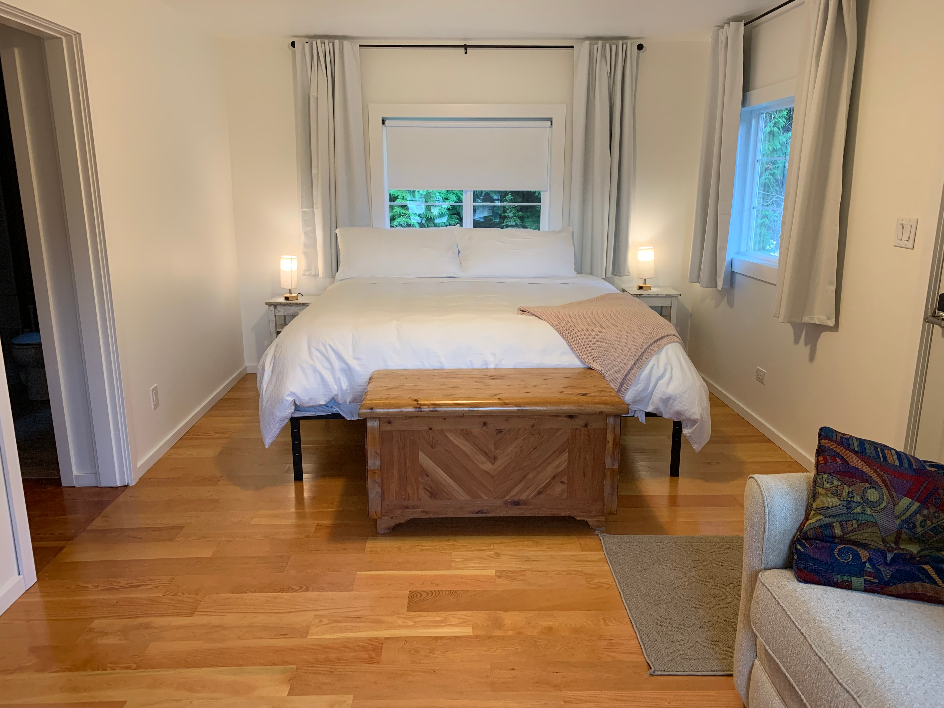 King bed with quality linens 