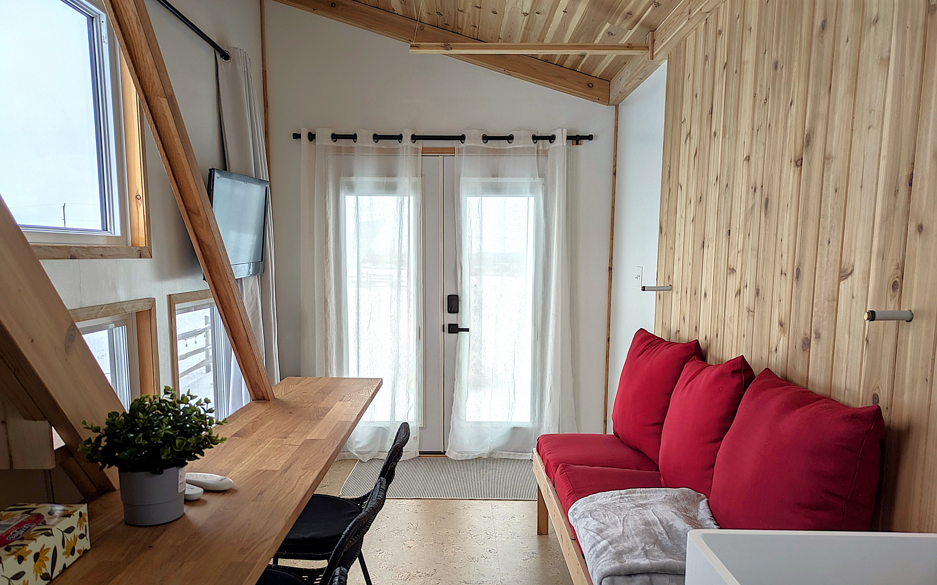 New Cozy Tiny House Retreat On Farm