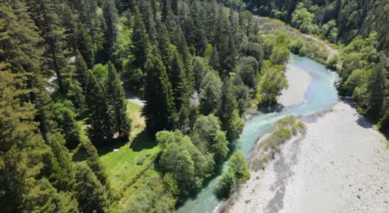 The Bell Glen Redwood River Retreat