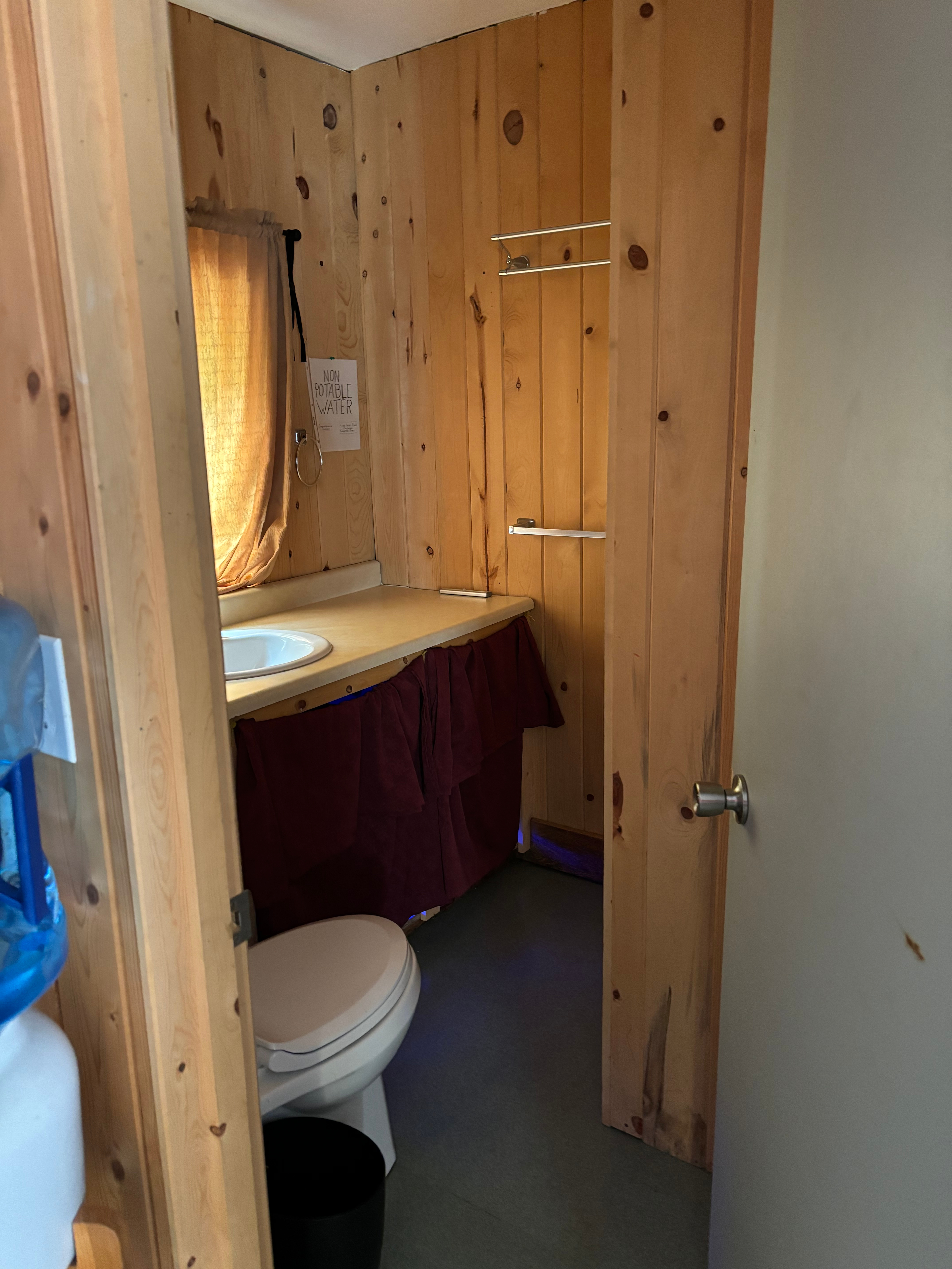 Fishy Pete’s Bones Bay Lodge