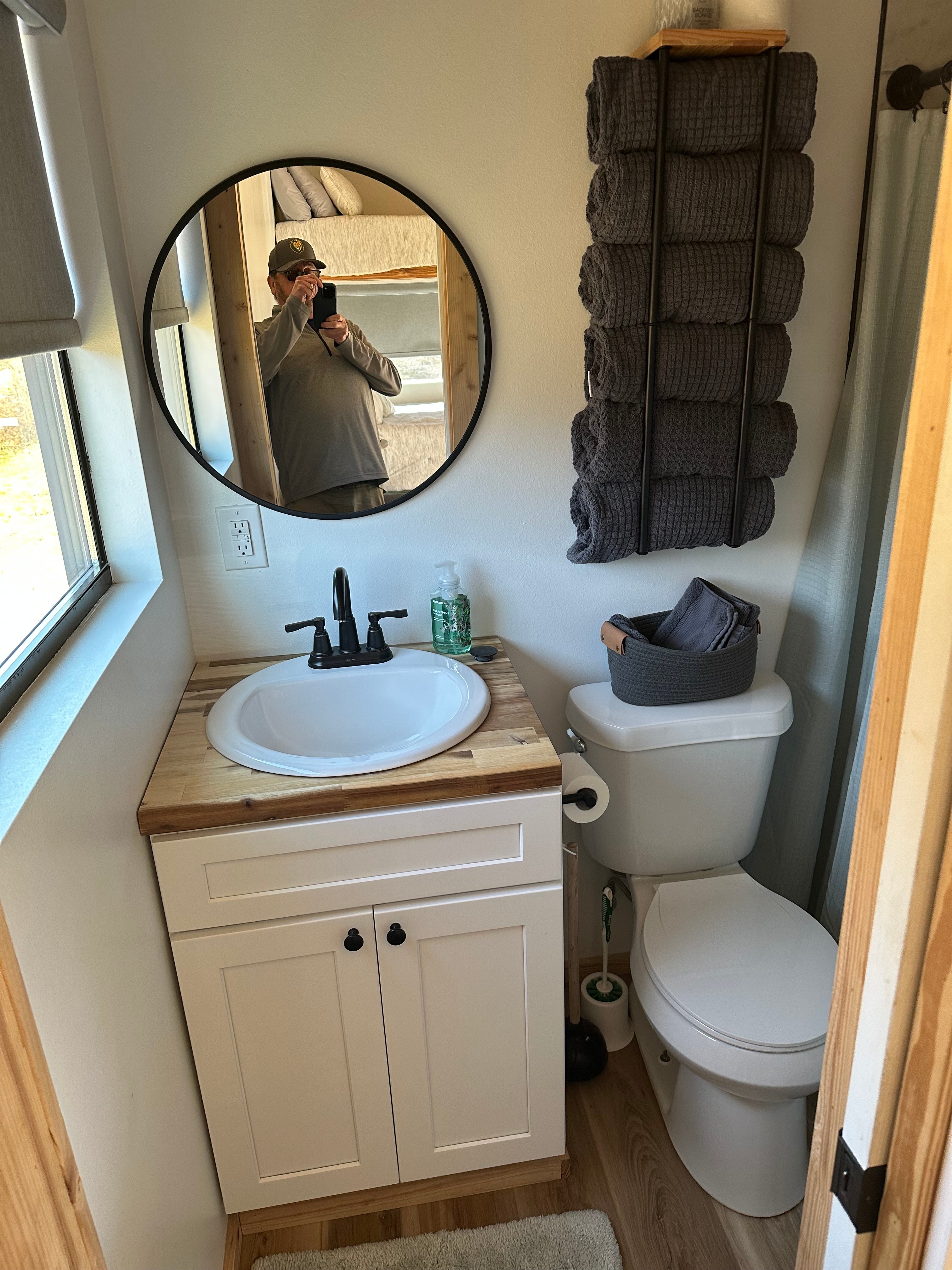 Creekside Container Cabin