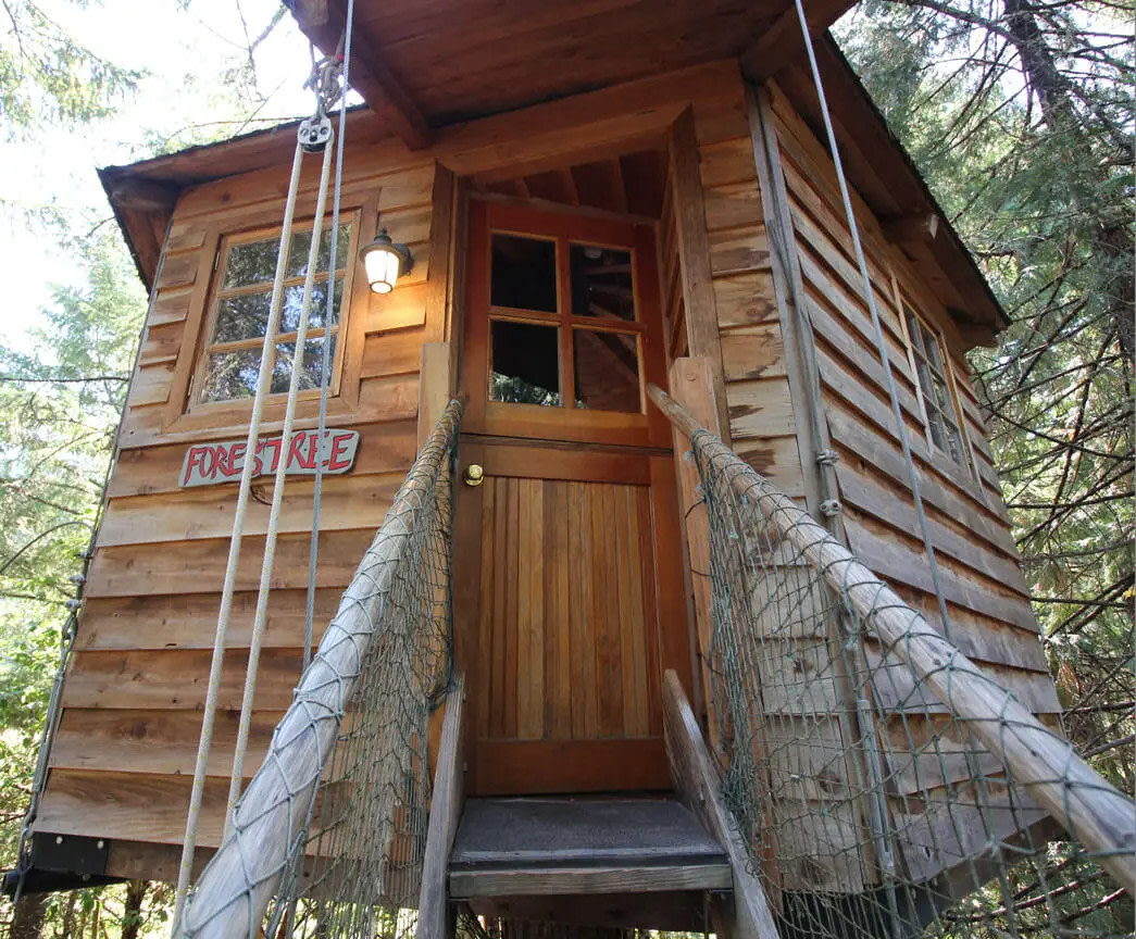 Out’n’About treehouse treesort