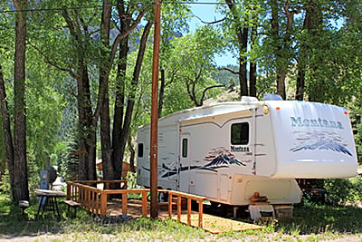 Blue Creek Lodge