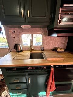 Cozy Gorge Views Glamping Getaway