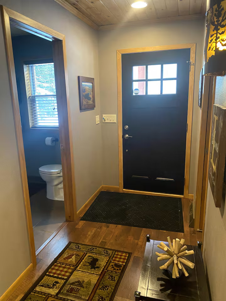 Cozy Cabin Secluded in the Woods