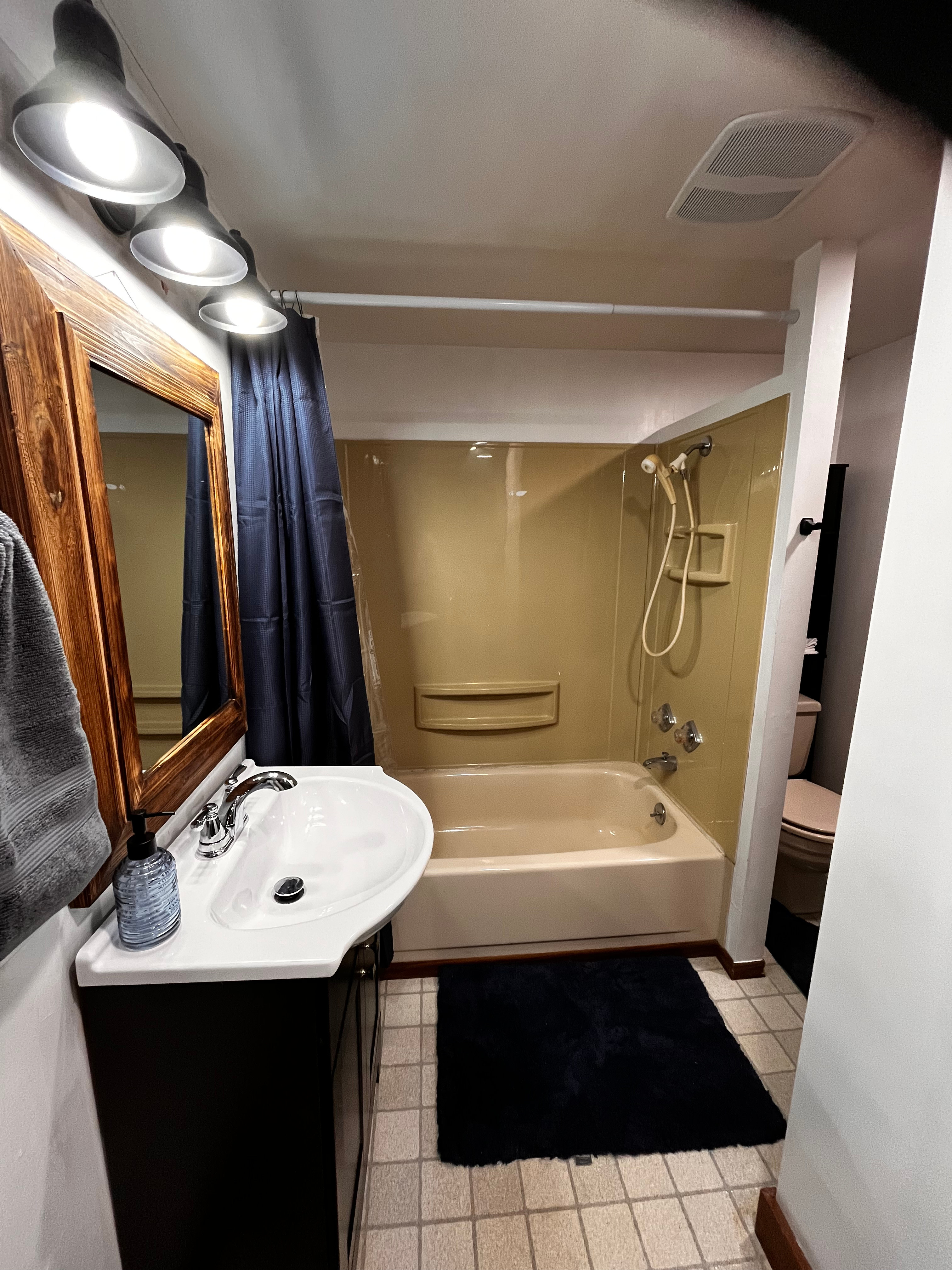 River Oasis with Hot tub