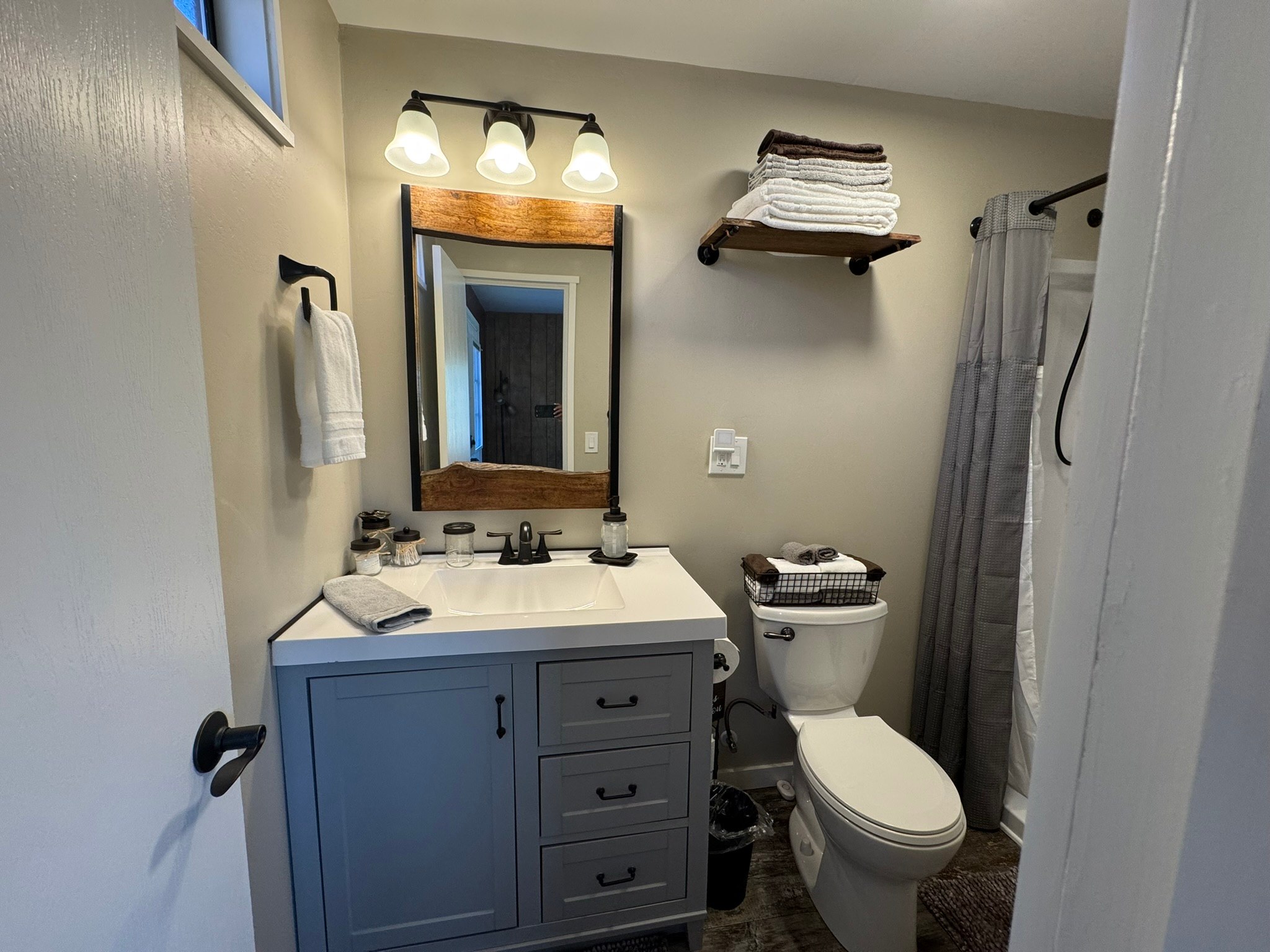 Creekside Retreat on 3 Acres!