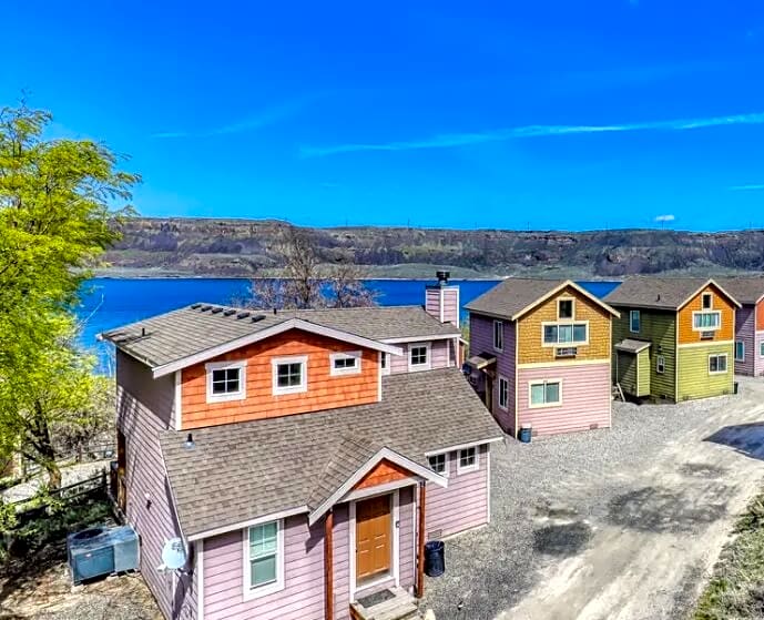 2 Bedroom Villas (pets allowed. sleeps 6)