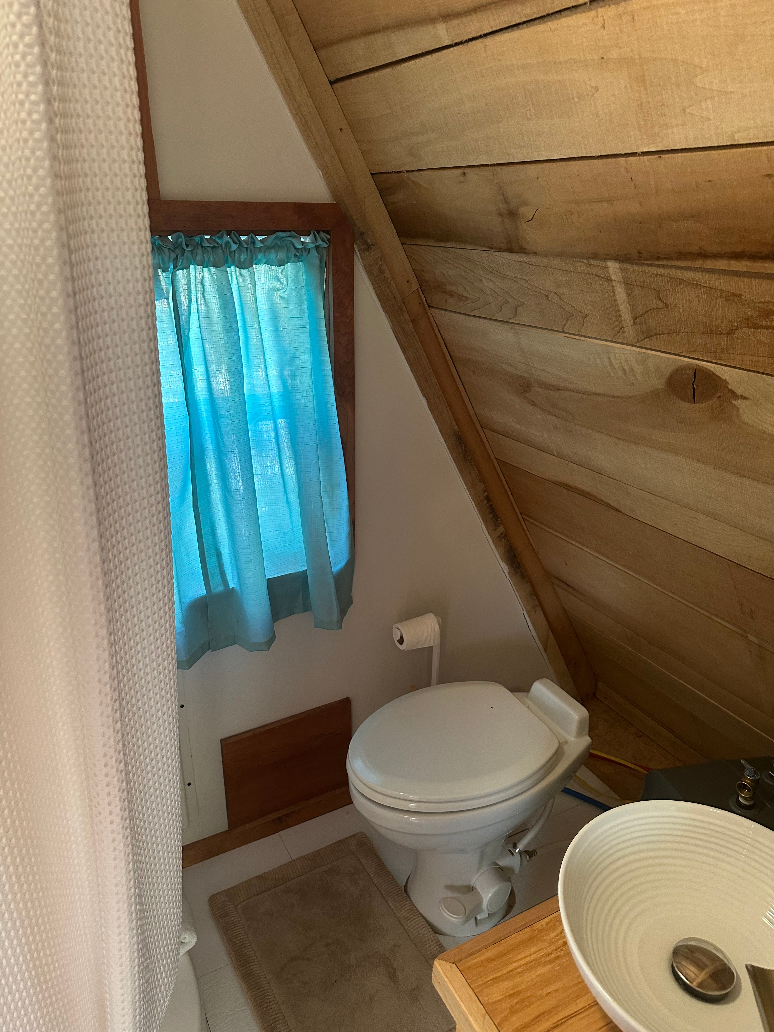 Treehouse Waters On The River