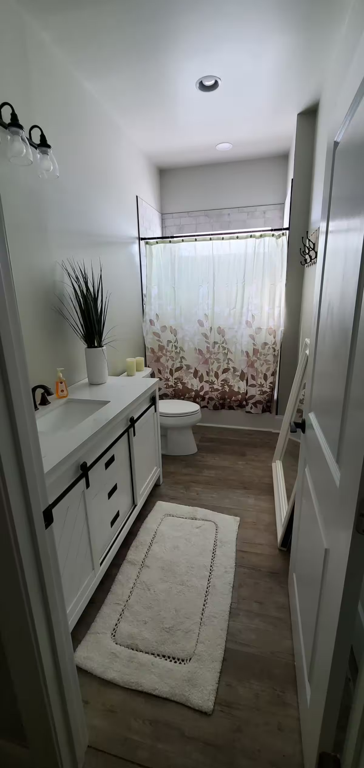 Updated Farmhouse In Private Setting!