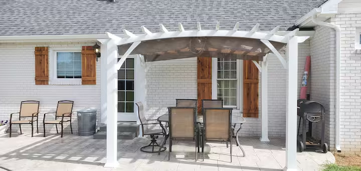 Updated Farmhouse In Private Setting!