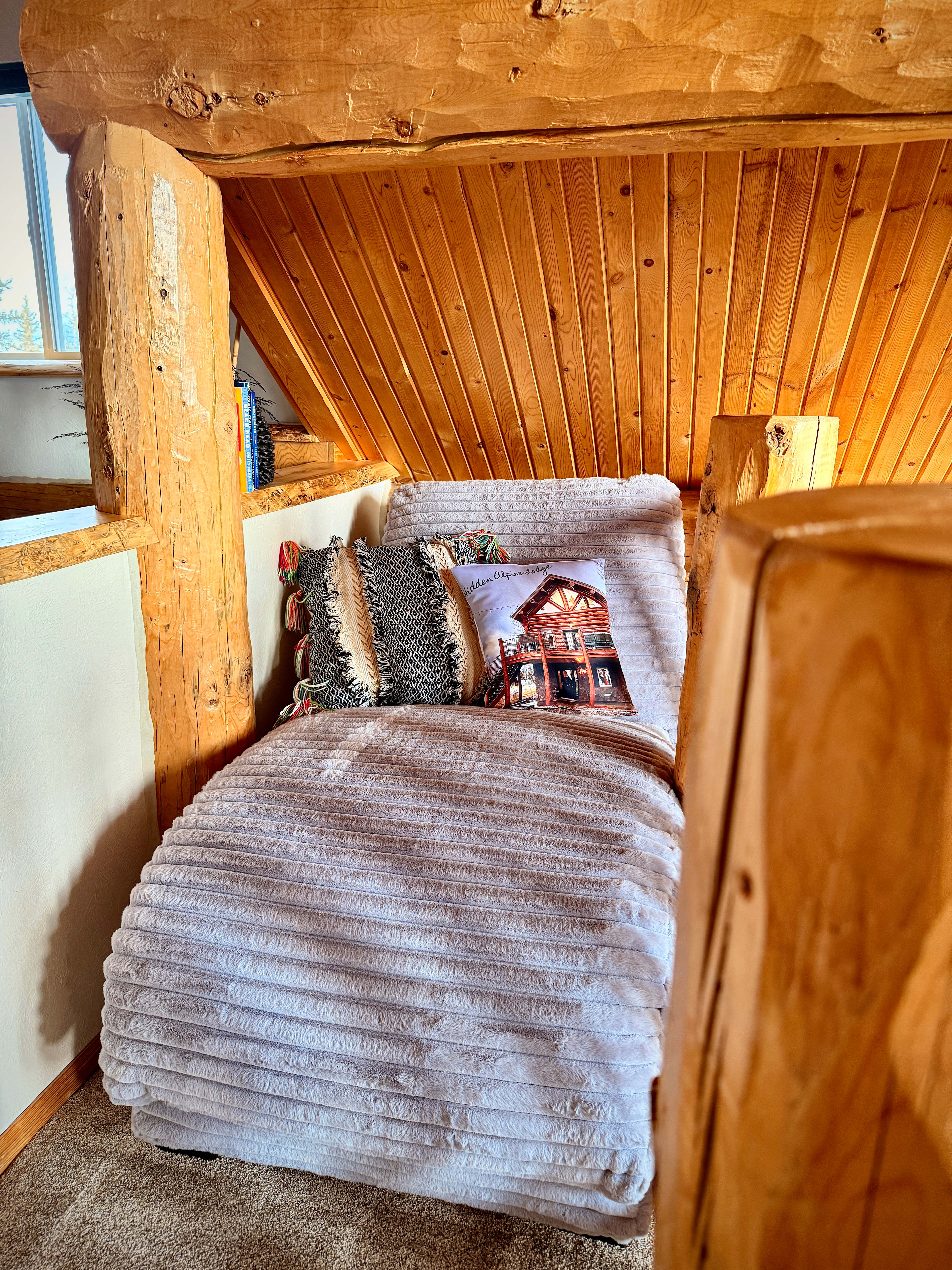Modern Mtn Log Cabin | Hot Tub