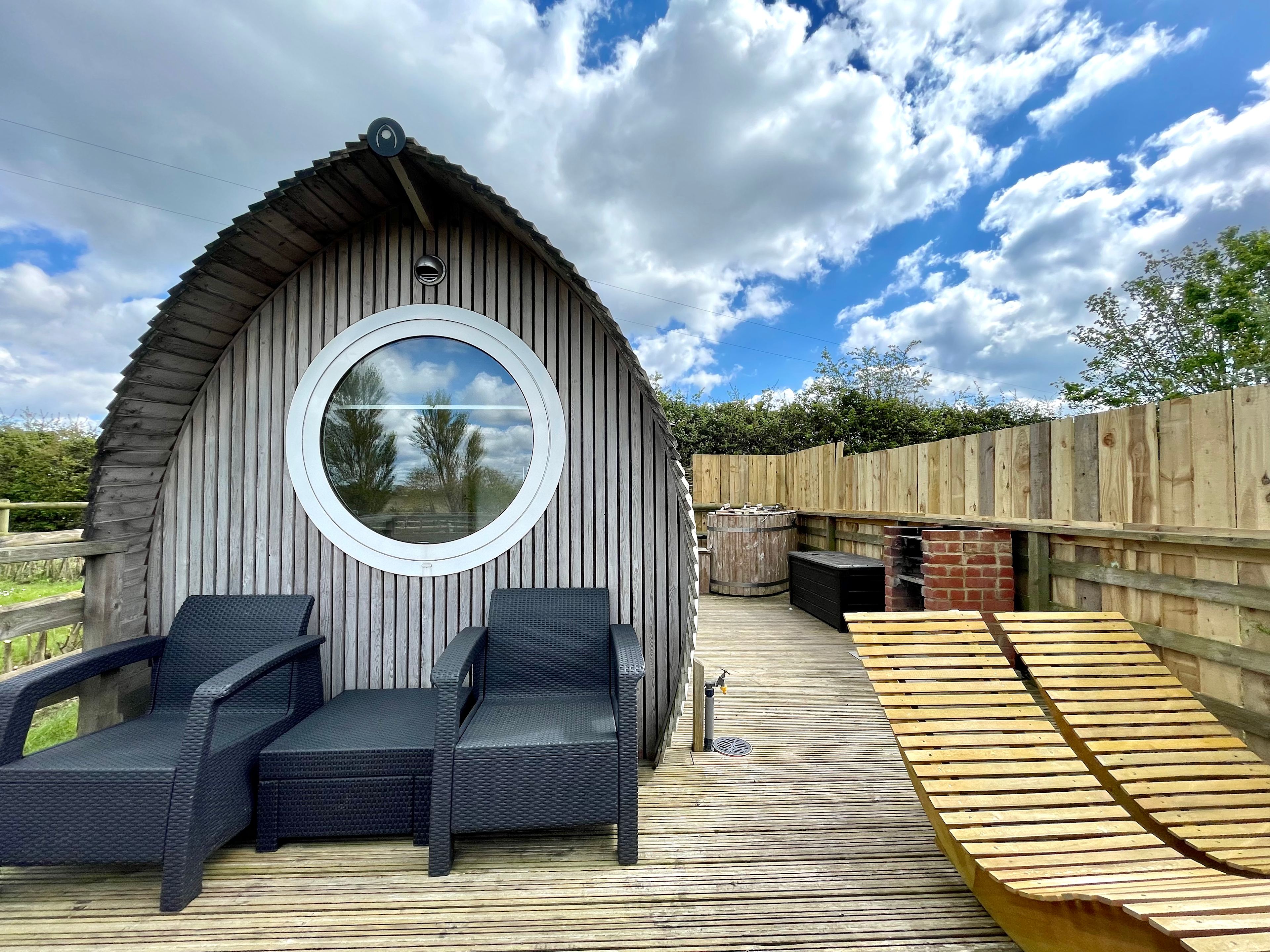 Lee Wick Farm Cottages & Glamping