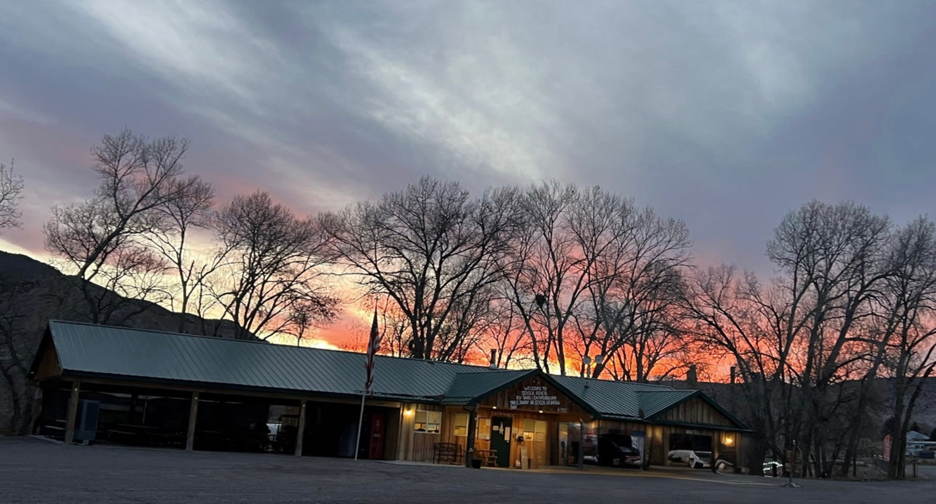 Sevier River RV Park/Themed Cabins