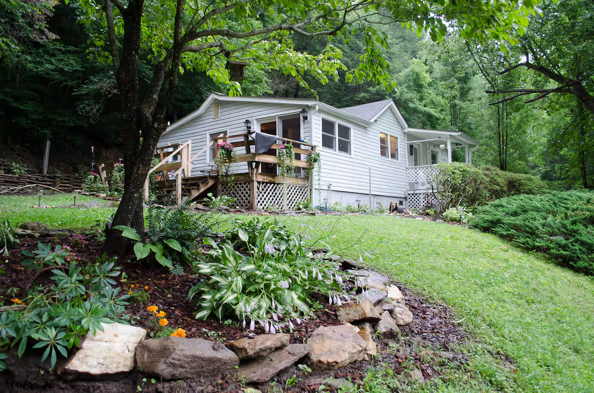 Kibler Valley Riverside Cabin