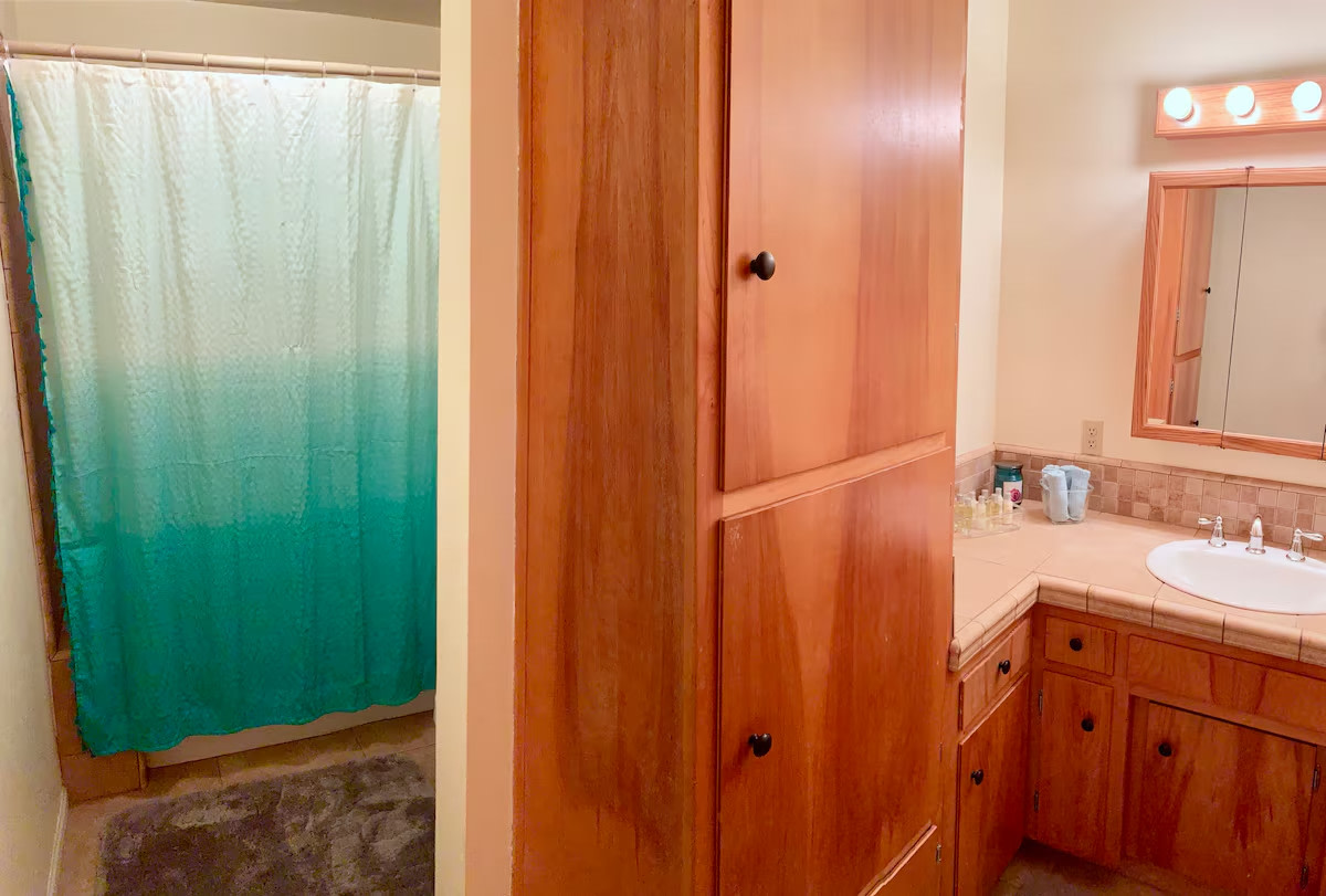 Beautiful Lake House In The Mountains