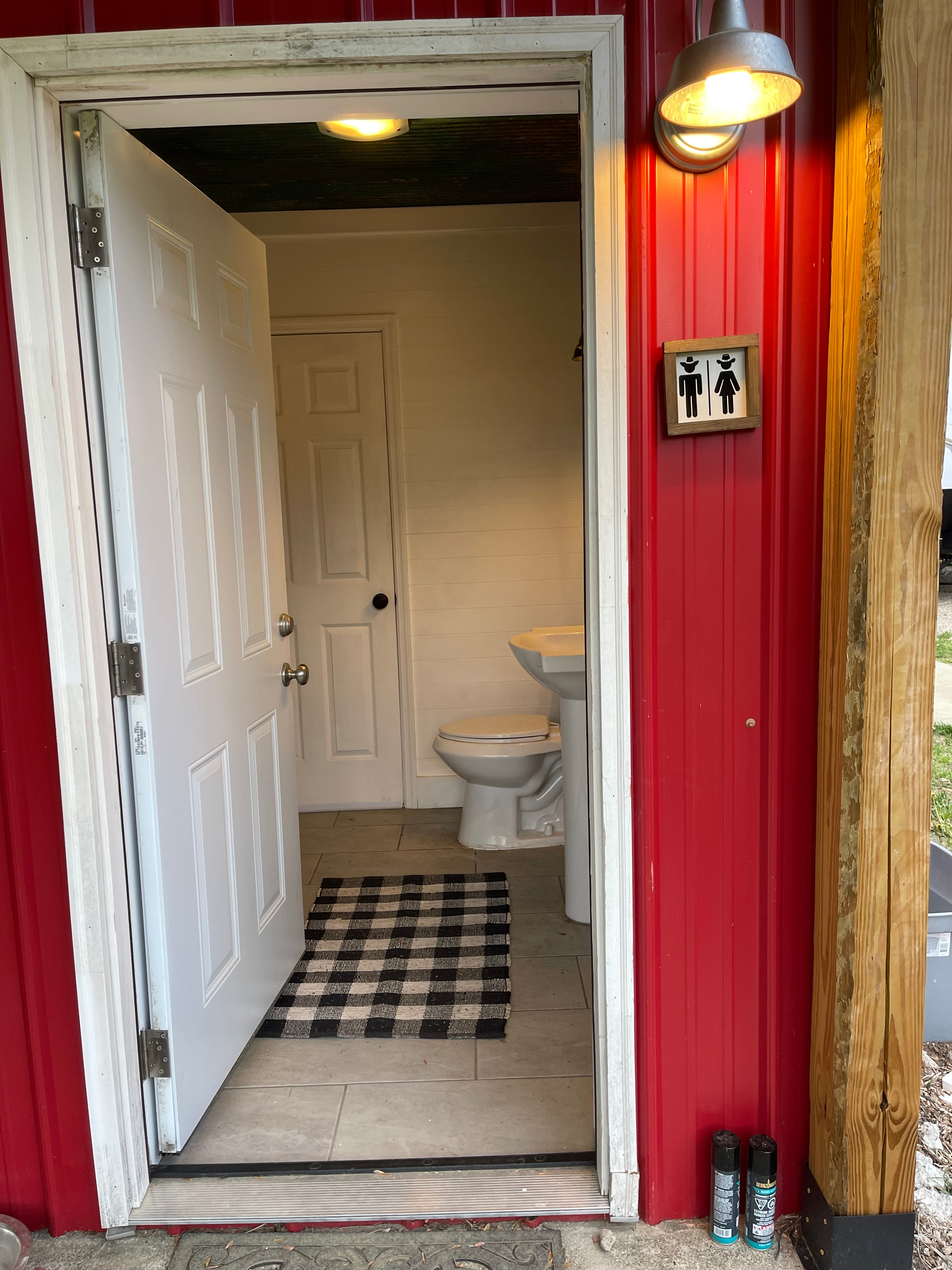 clean & nicely decorated bathroom