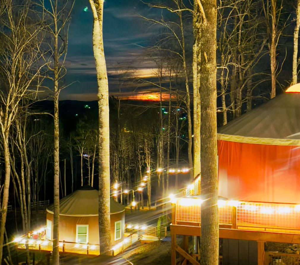 Mother Earth, hot tub, pet friendly