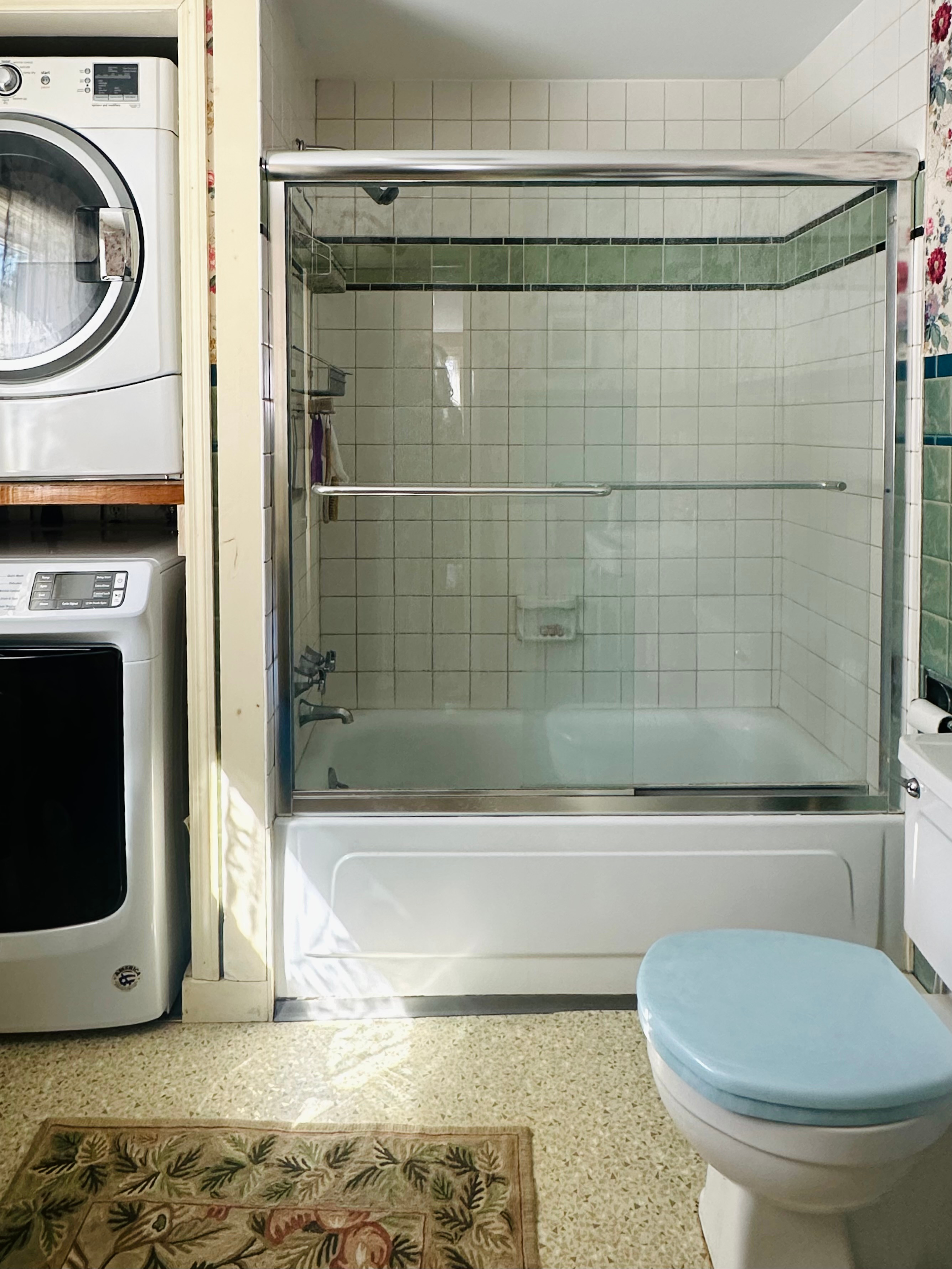 Bathroom 2 and washer/dryer.