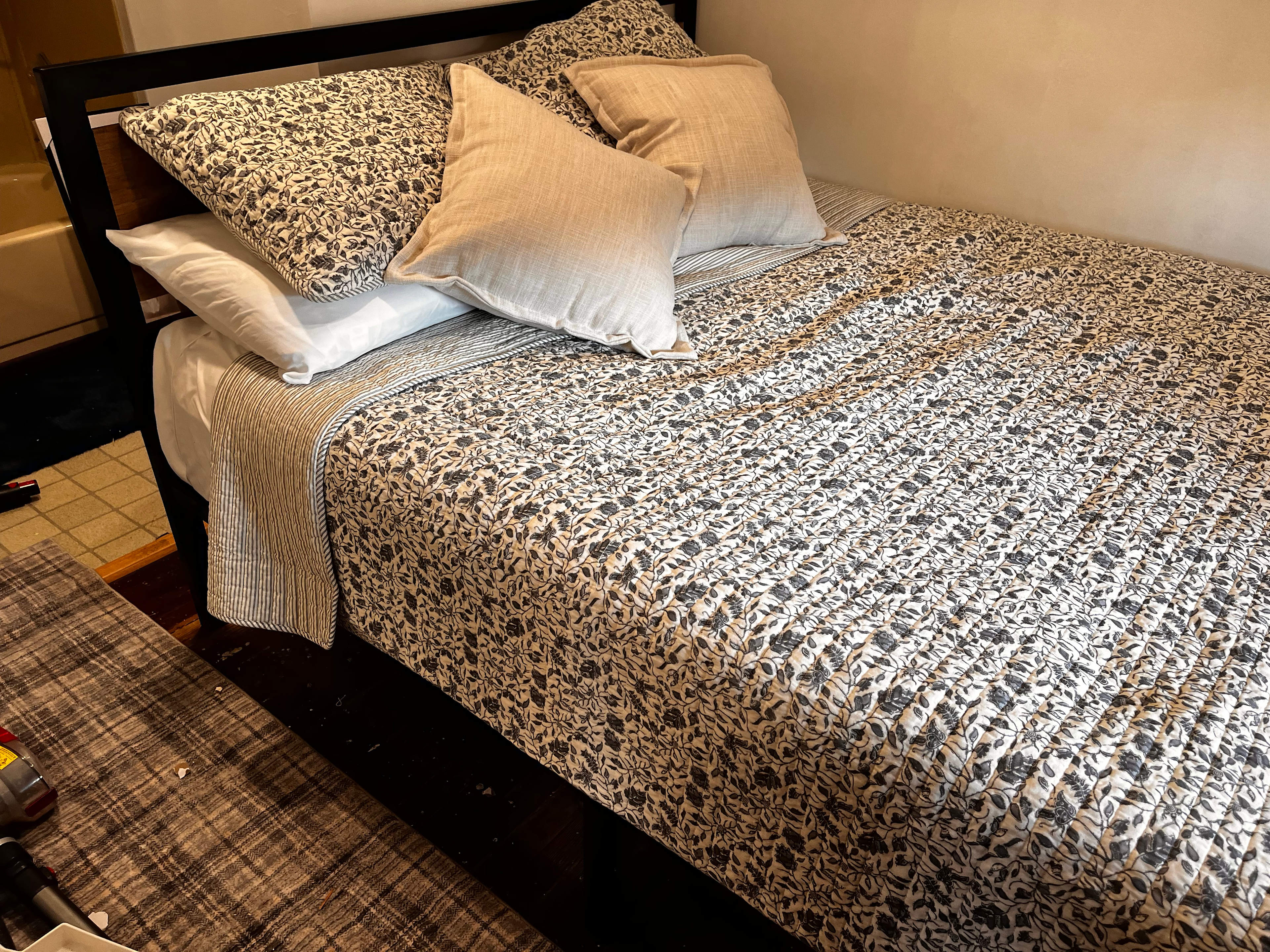 River Oasis with Hot tub