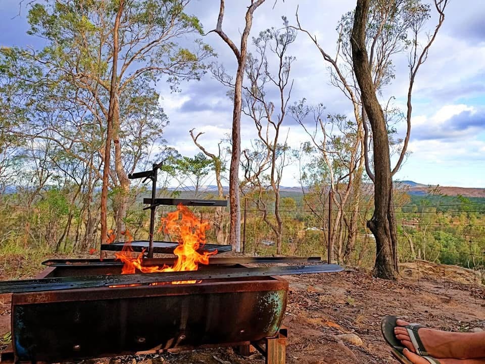 Fire pits permitted (burn responsibly) free firewood to gather