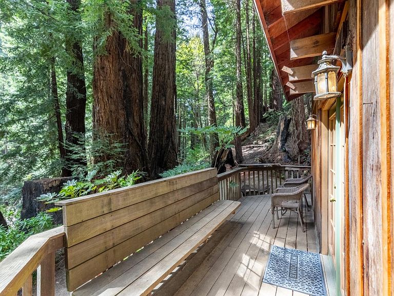 The Little Poppy Cabin! 🌸