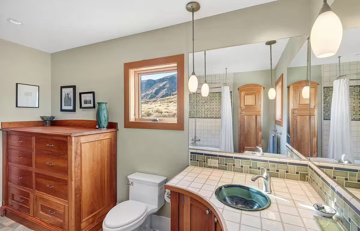 Summer Lake Lookout Oregon Outback