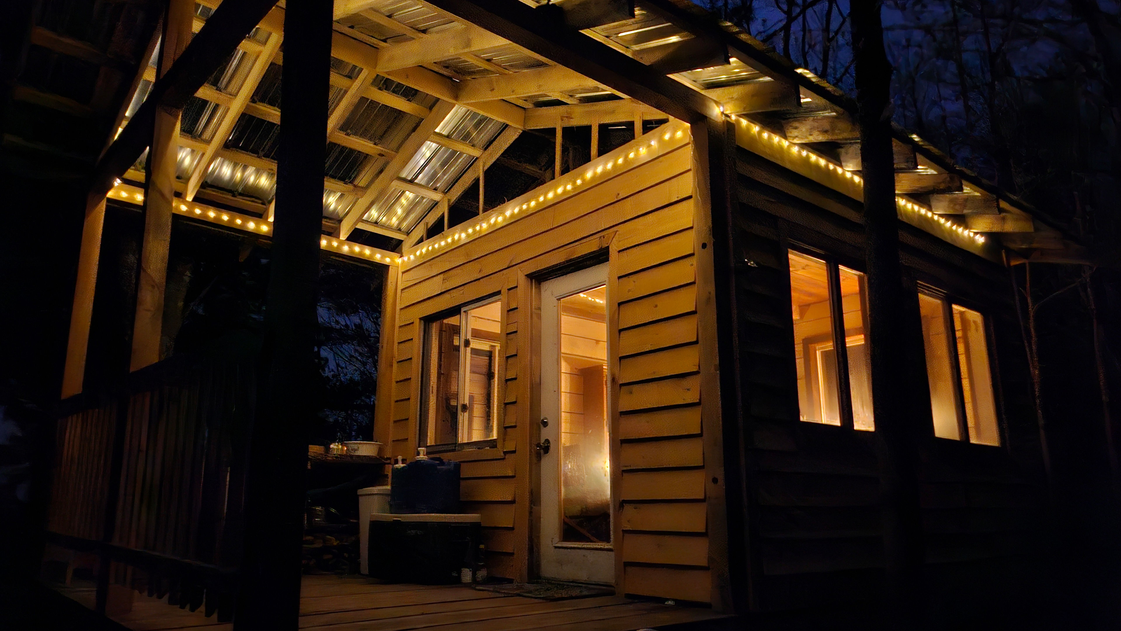 Dog Friendly Cliffside Cabin