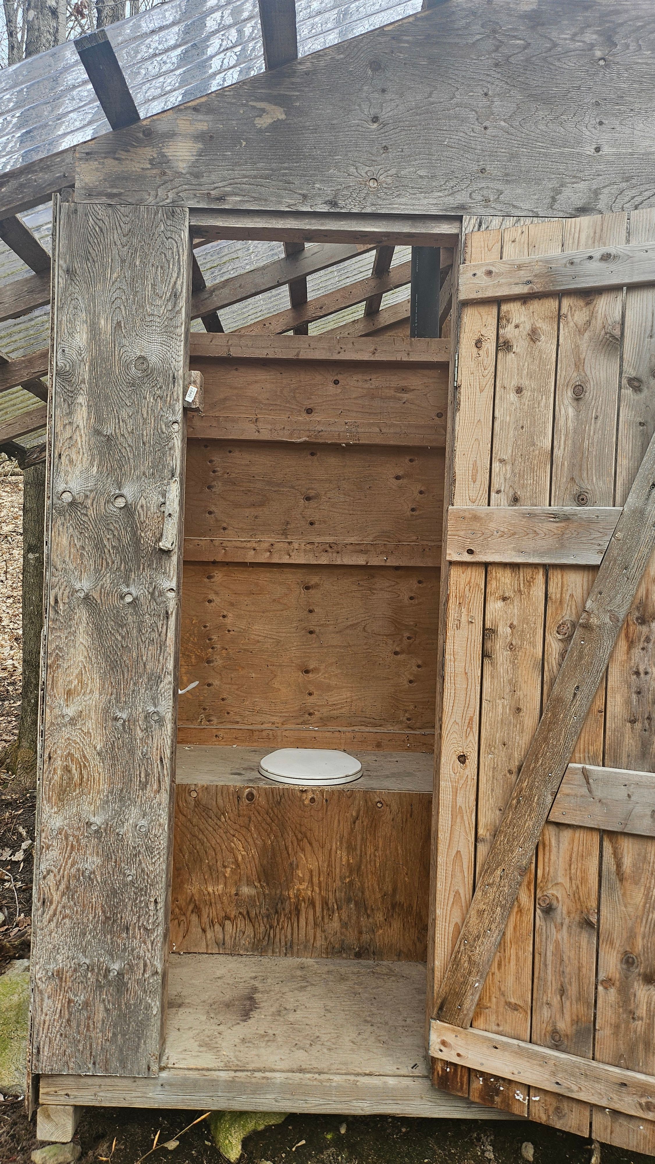 Dog Friendly Cliffside Cabin