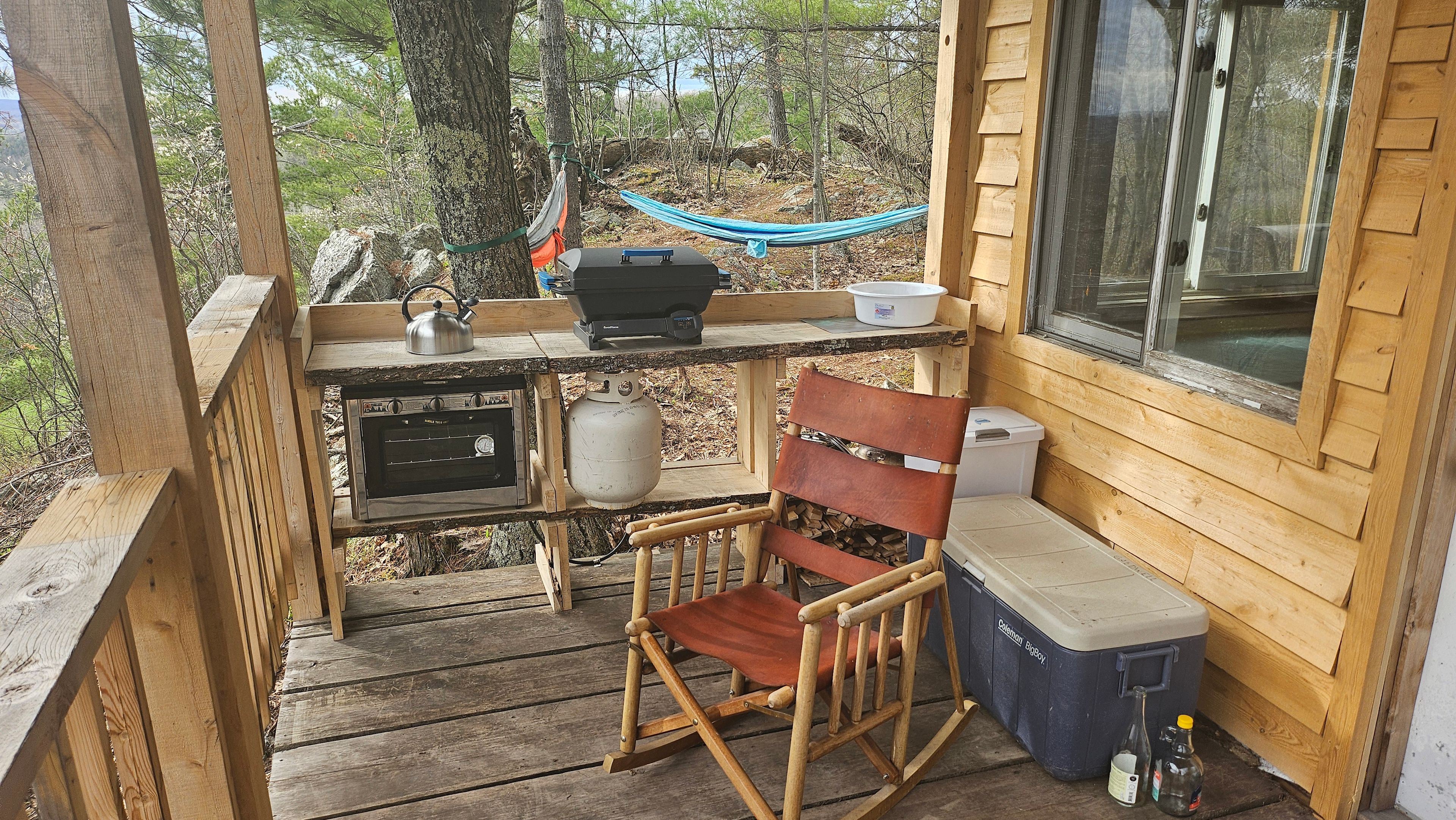 Dog Friendly Cliffside Cabin