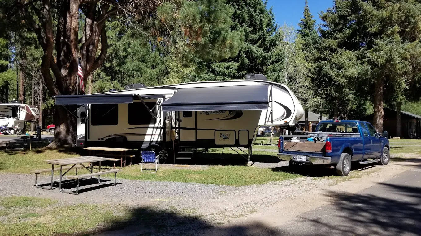 Camp Sherman RV Park & Motel