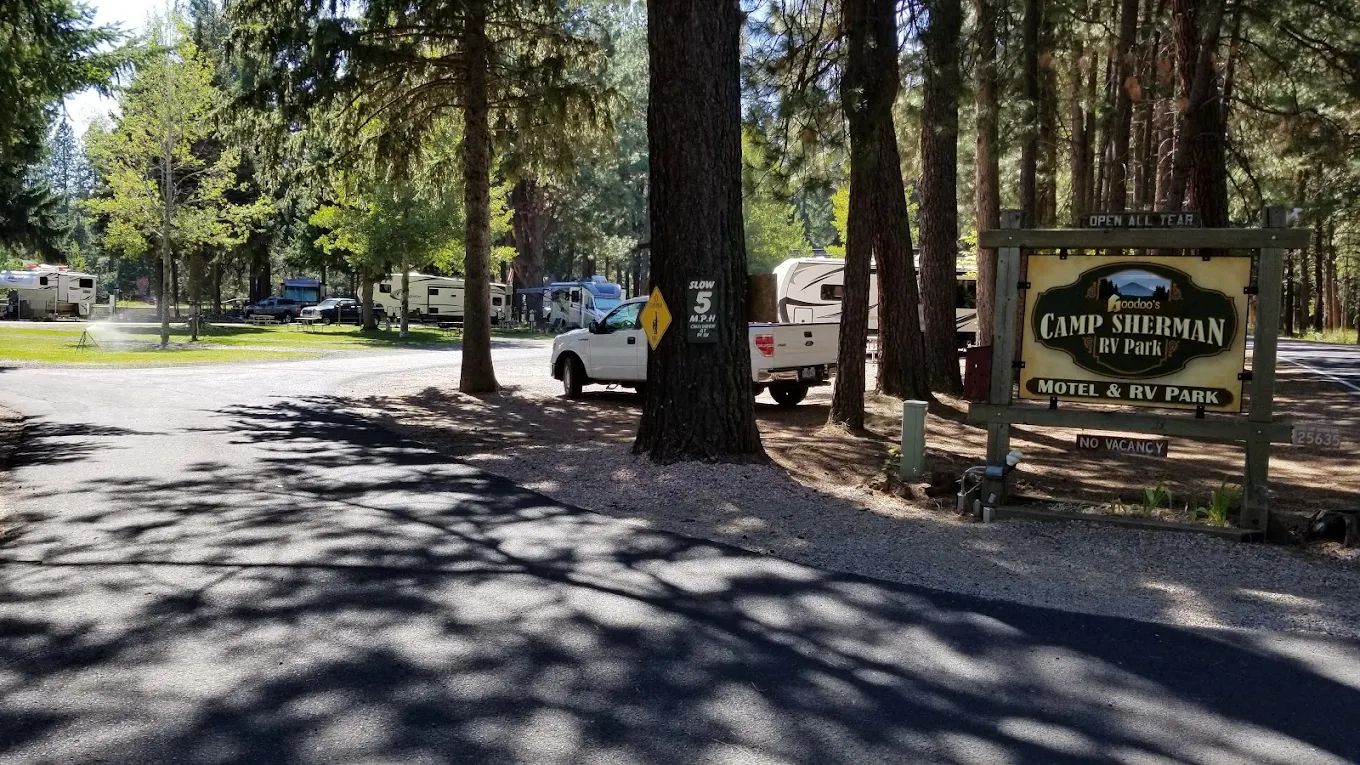 Camp Sherman RV Park & Motel