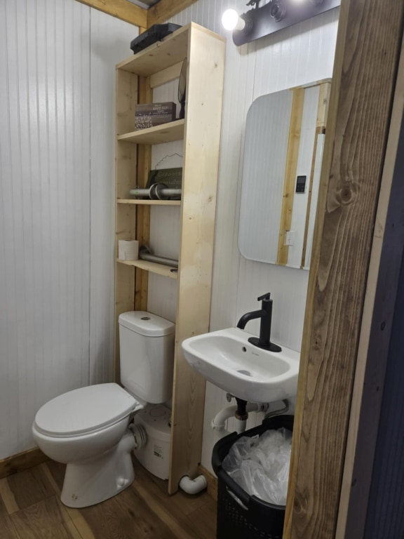 Cabin 1 ~ The Montana ~ Wheelchair Ramp ~ Sleeps 4