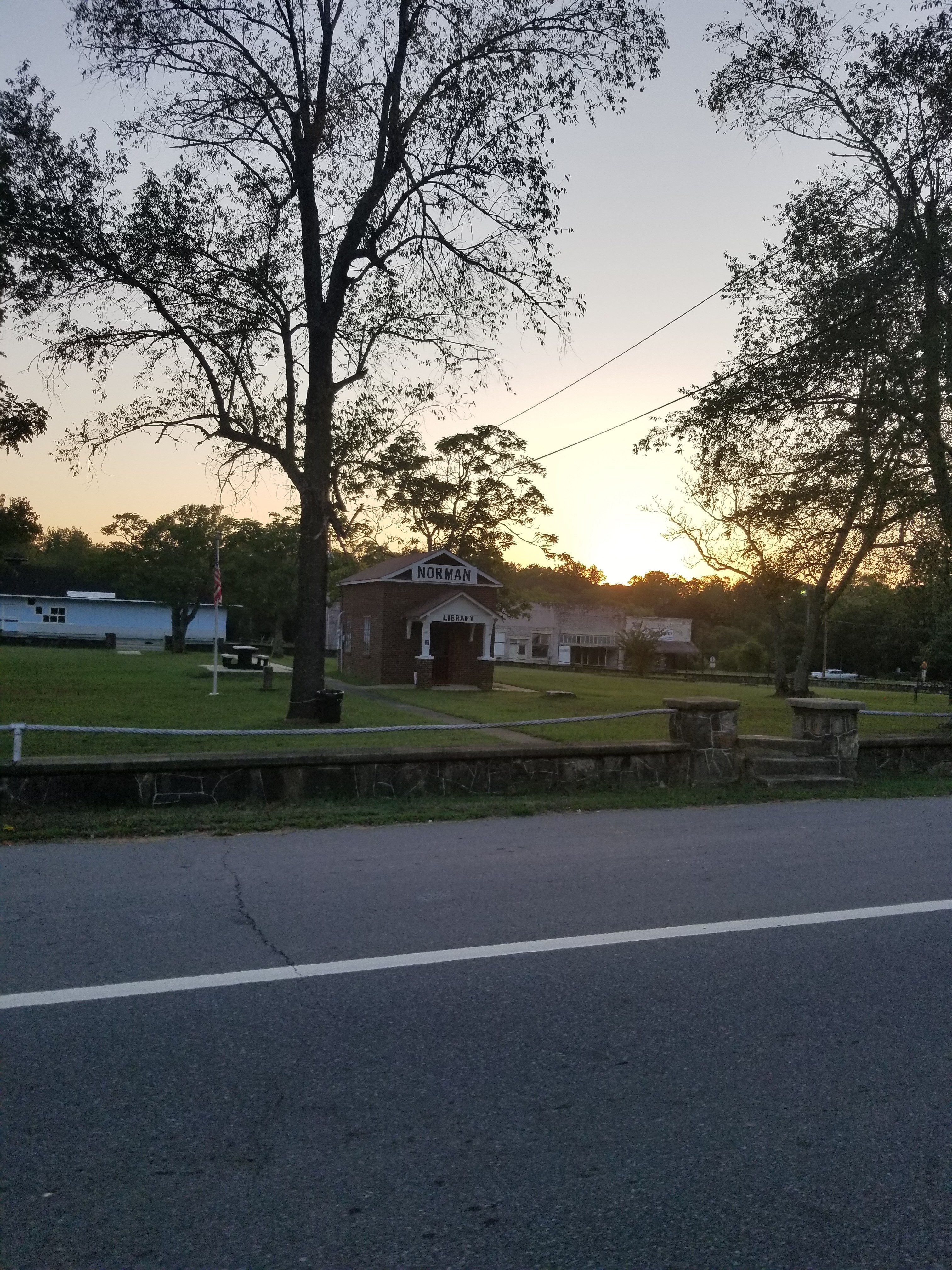 Womble Inn Of Solis Manor