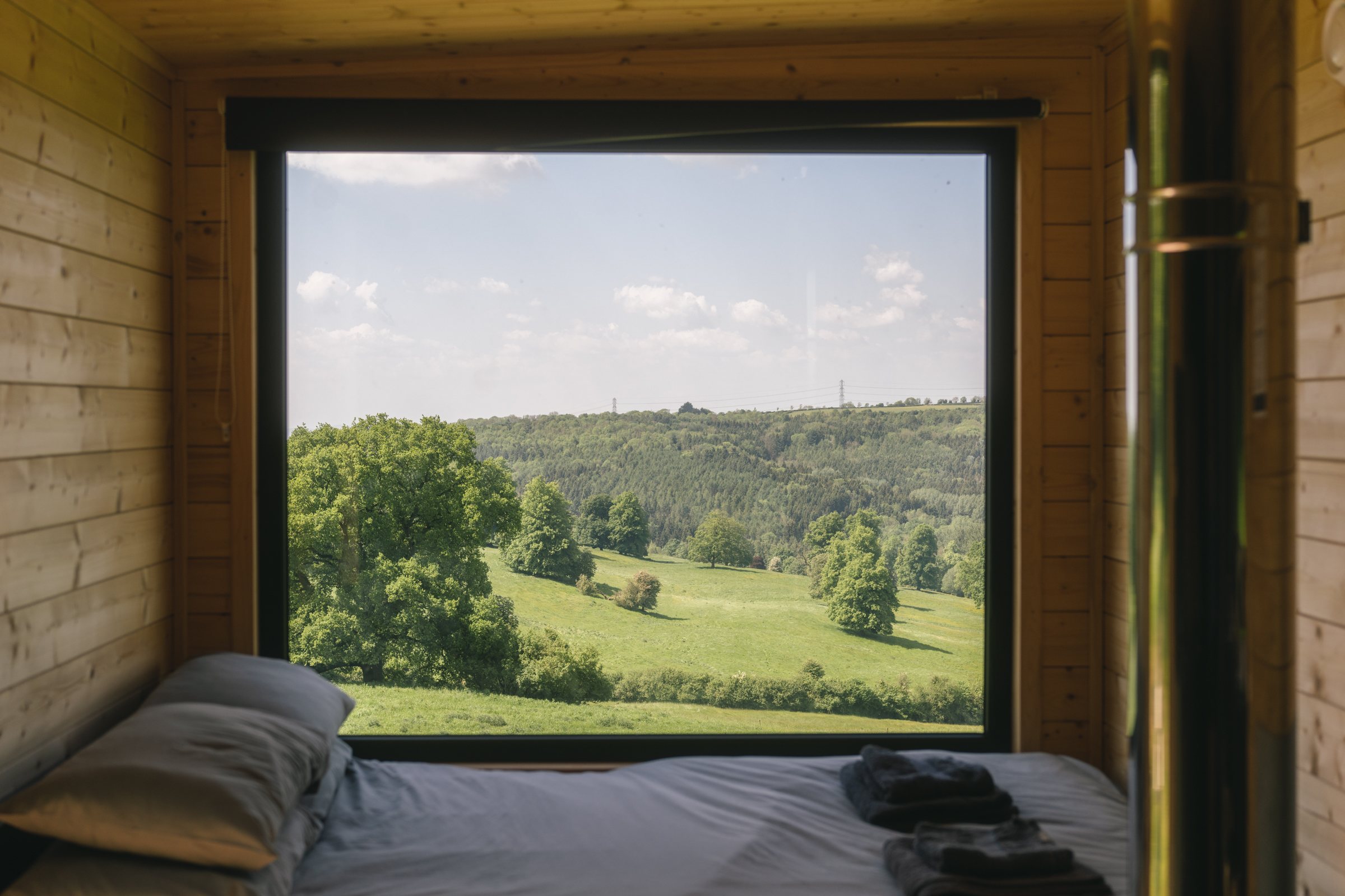 Romantic Hilltop Cotswolds Cabin