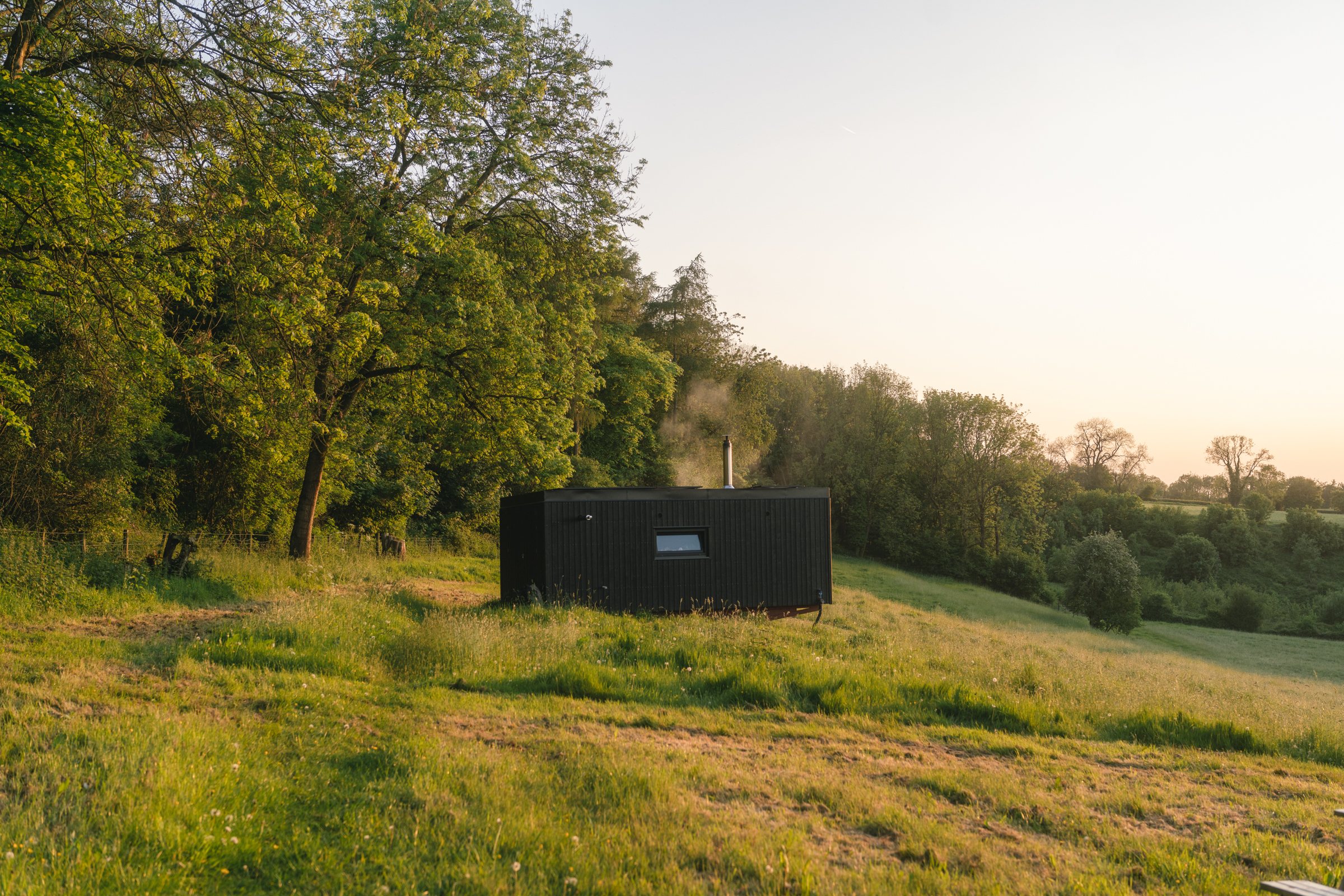 Romantic Hilltop Cotswolds Cabin