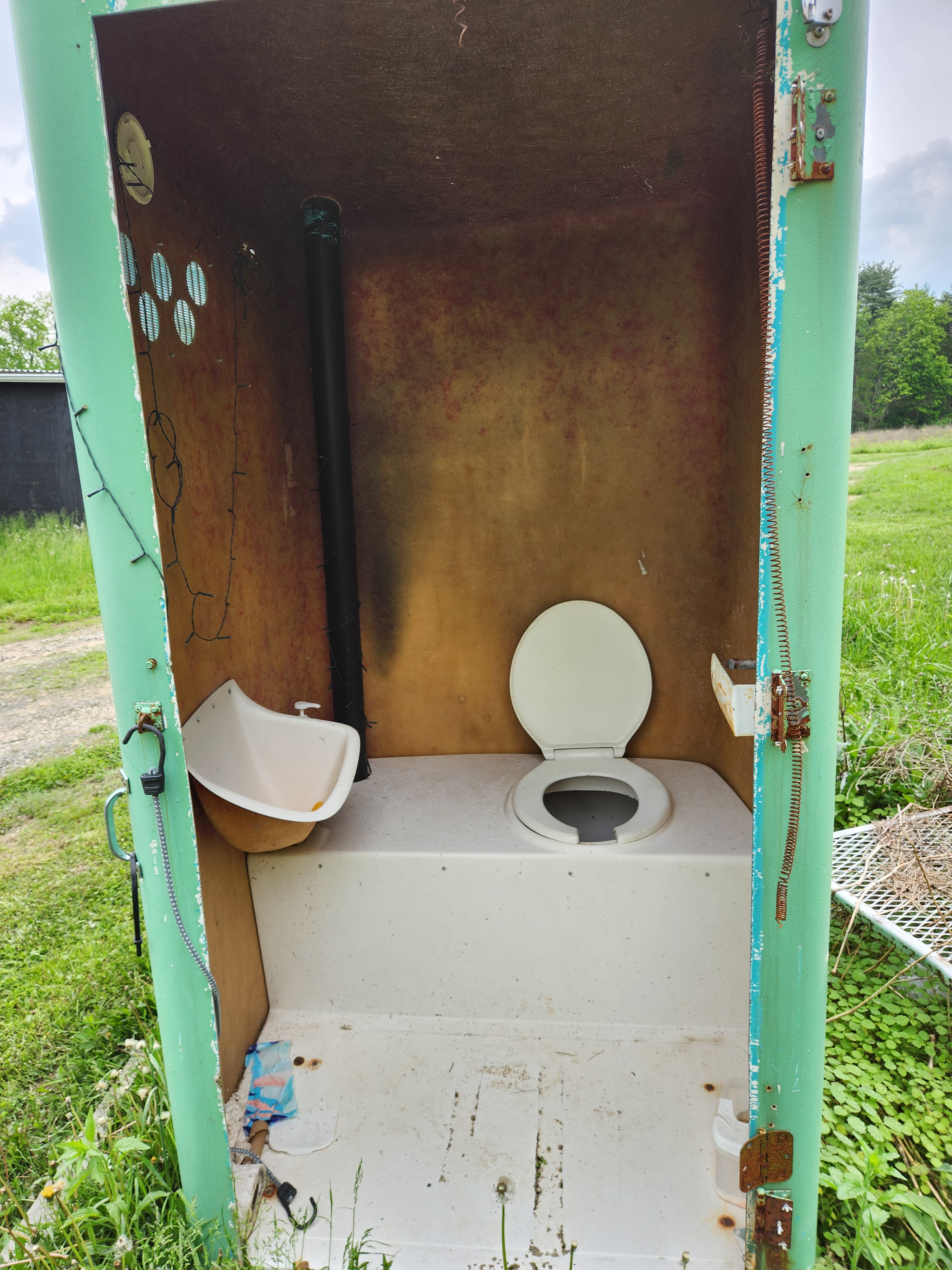 Gunx Camping On A Horse Farm!