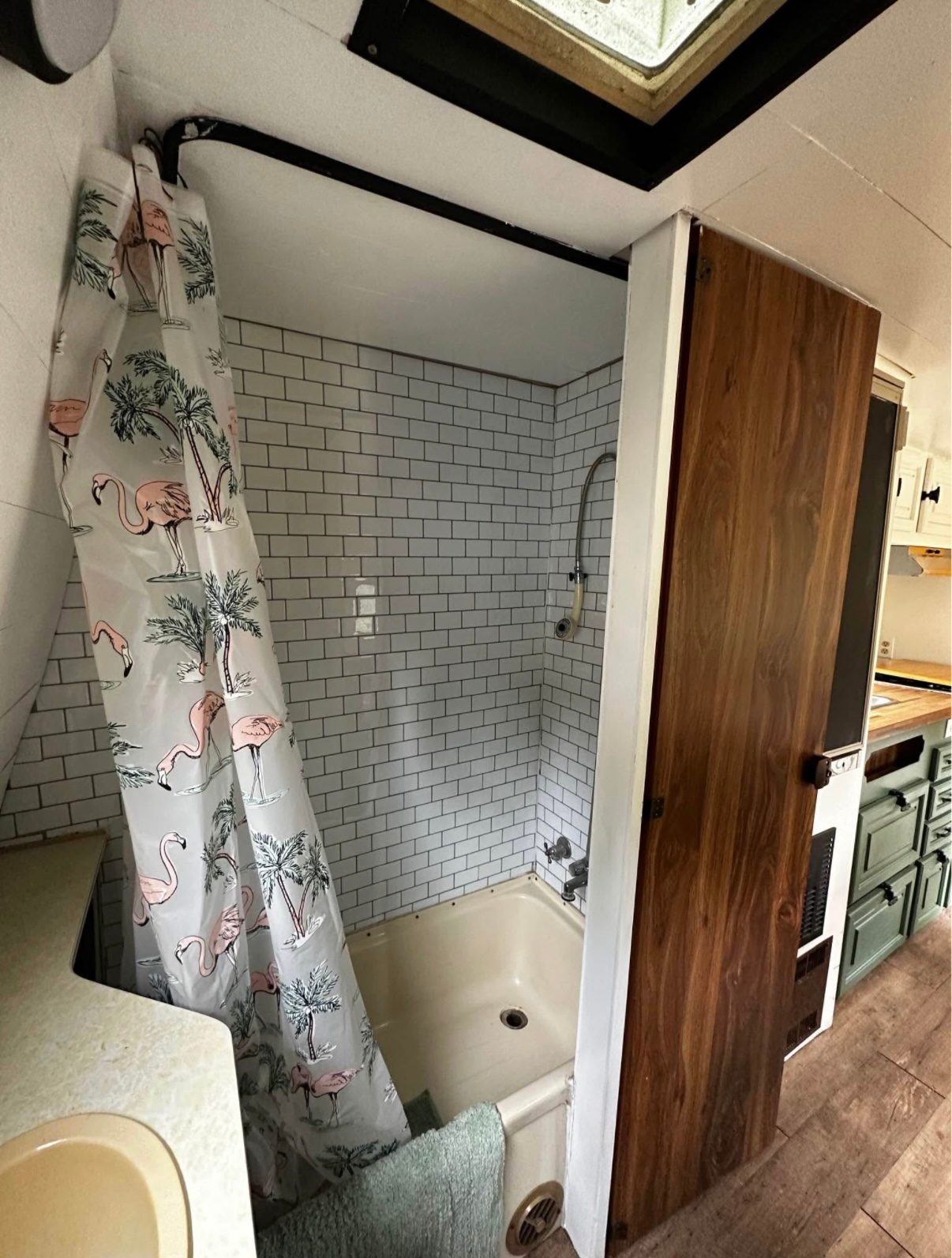 Buget Travell By HunCo.