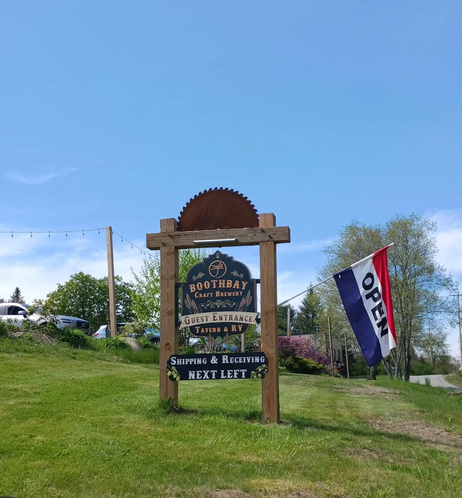 Boothbay Craft Brewery, Tavern and RV