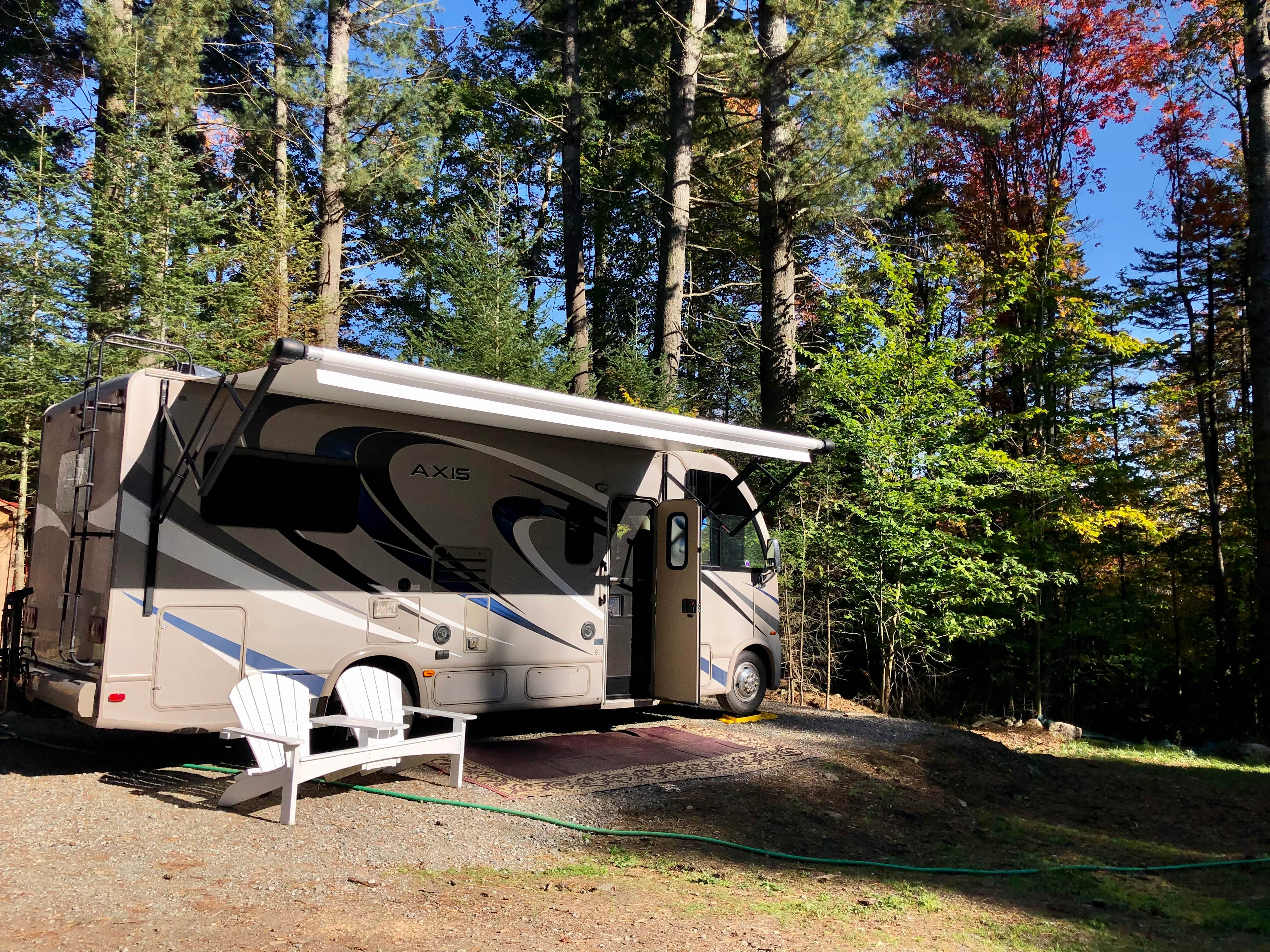 RV Camp - Access to Hot tub & L2 EV