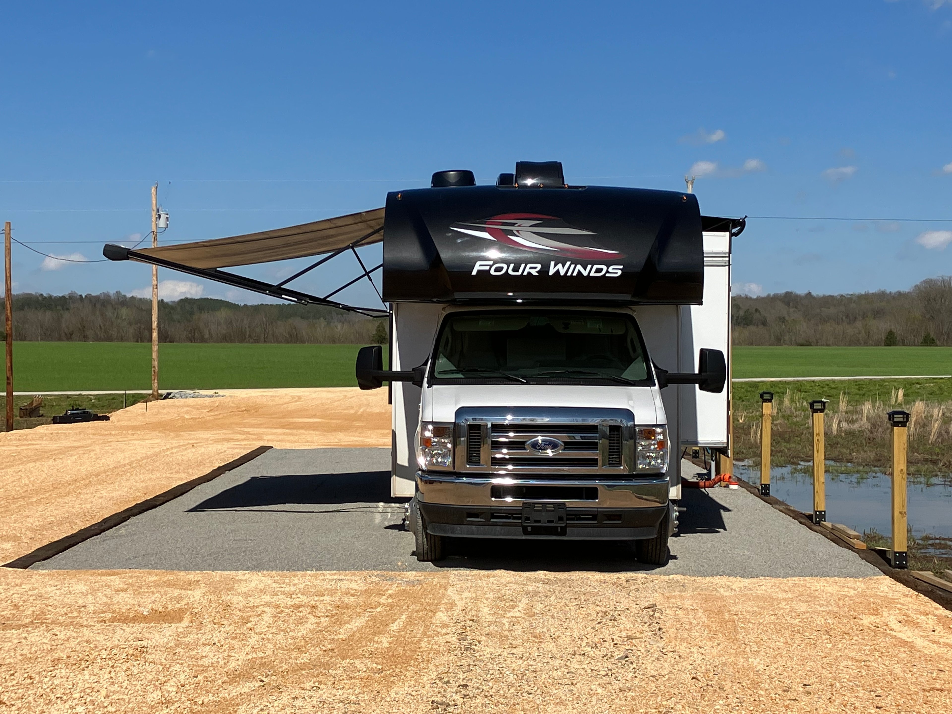Gar pad with a 32' 4" Class C.