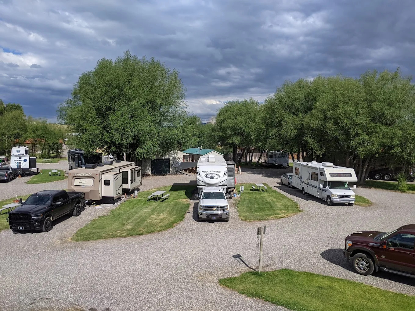 Osen's RV Park by Starry Night