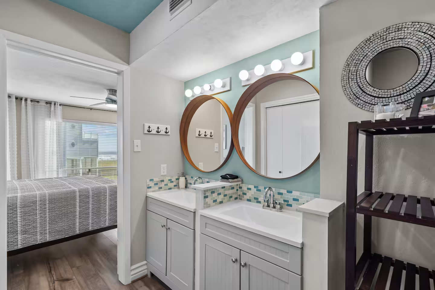 Beachfront  Unobstructed Views, 3/3