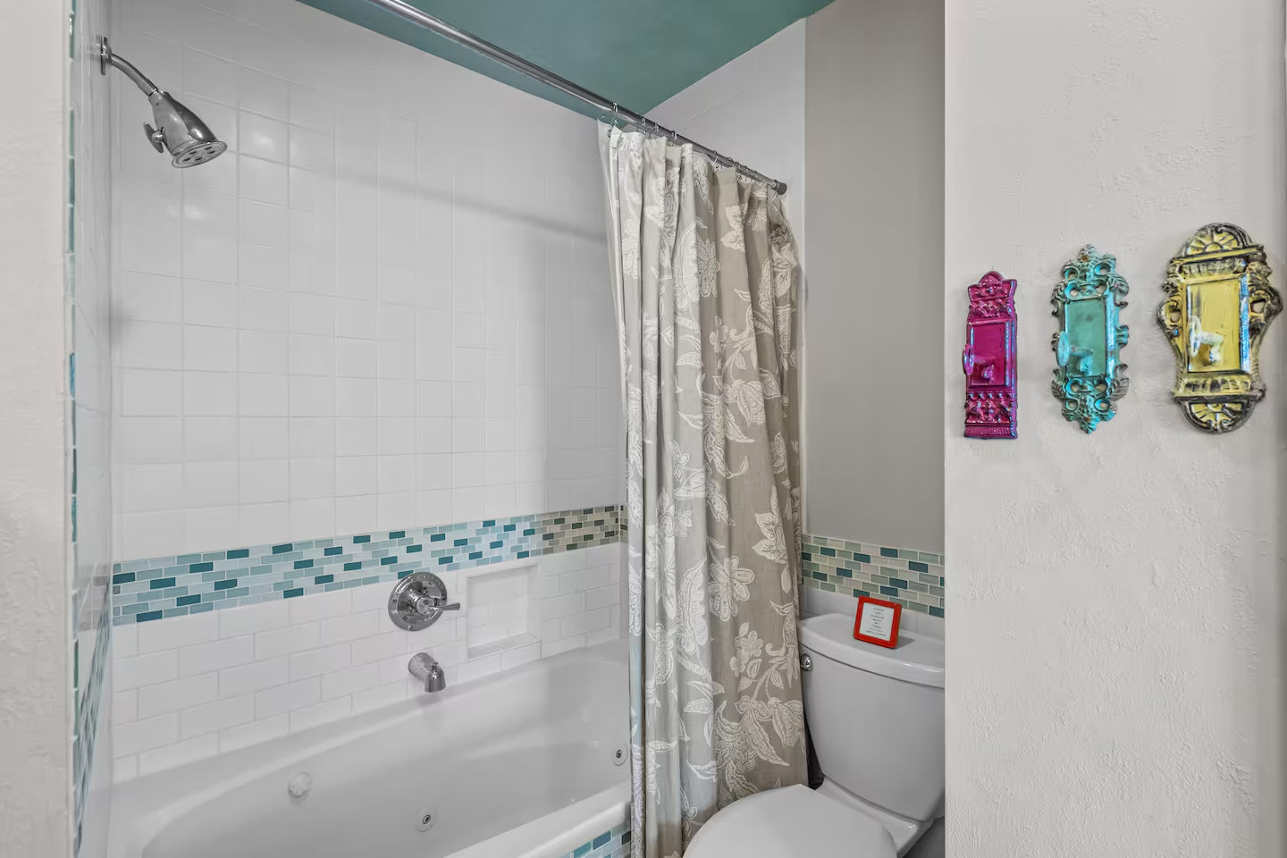 Beachfront  Unobstructed Views, 3/3