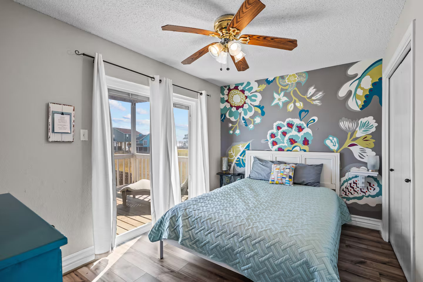 Beachfront  Unobstructed Views, 3/3