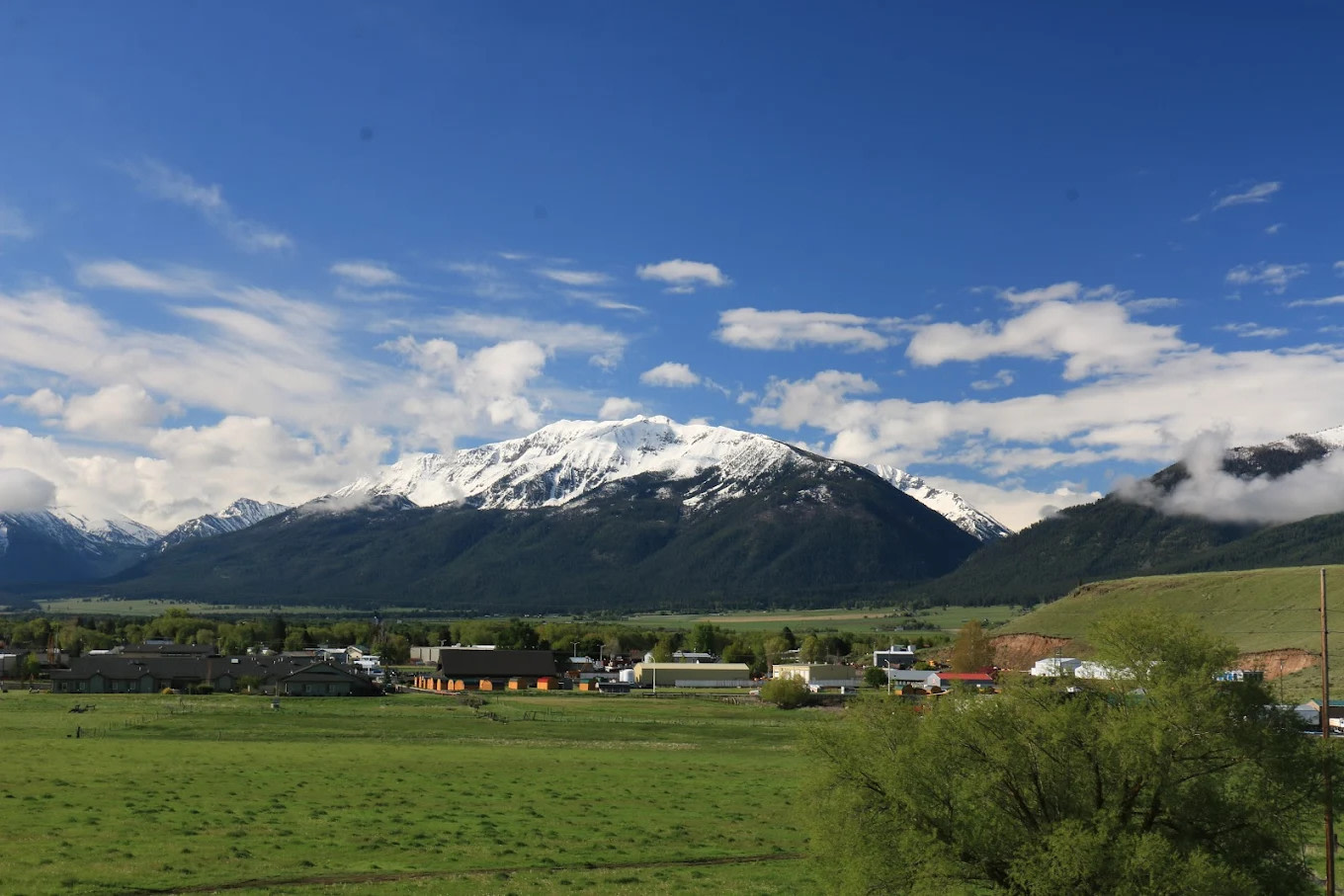 Log House RV Park And Campground