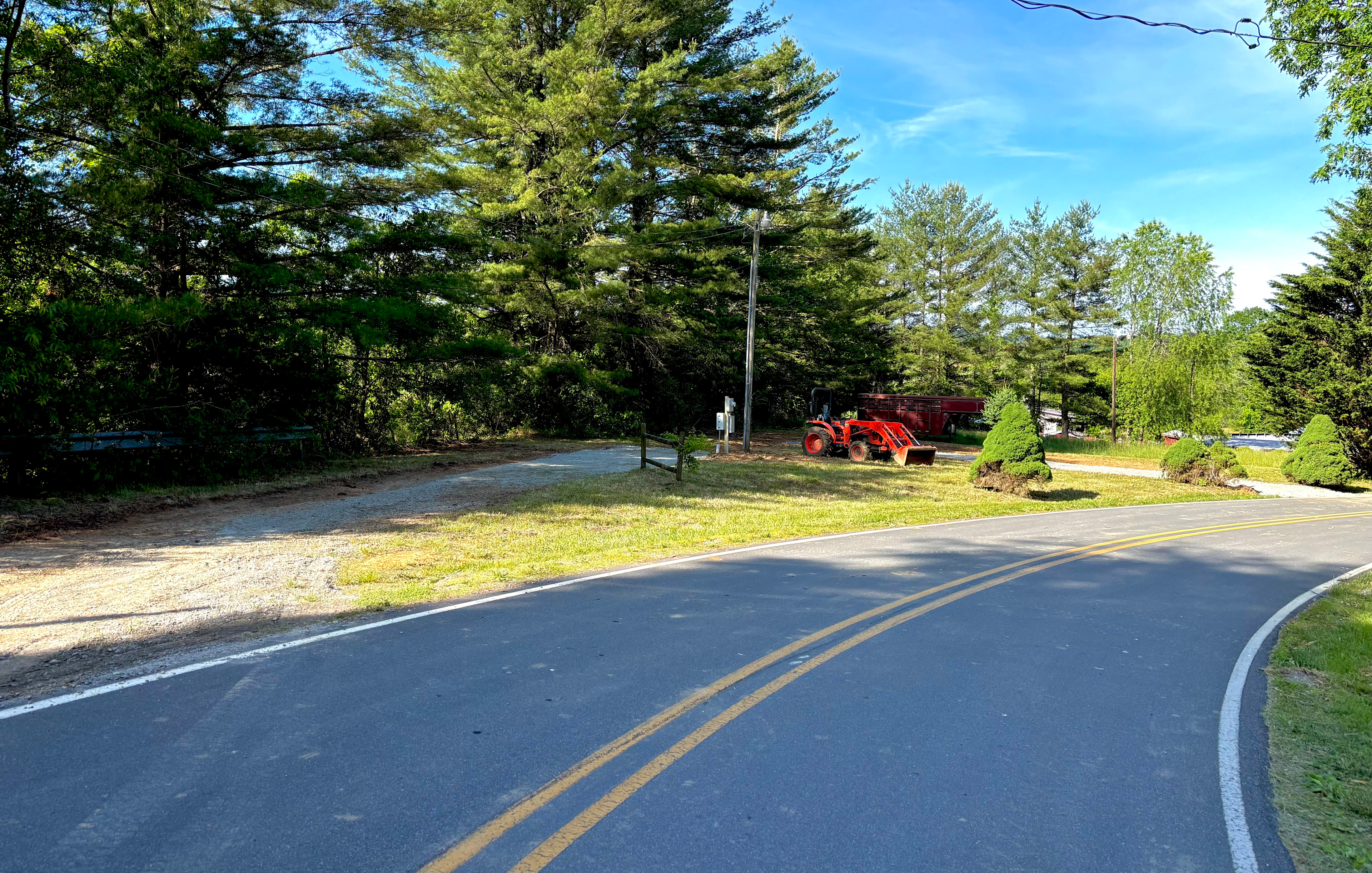 Private full-hookup RV site with gravel pad and mountain views – your peaceful retreat in Ennice, NC